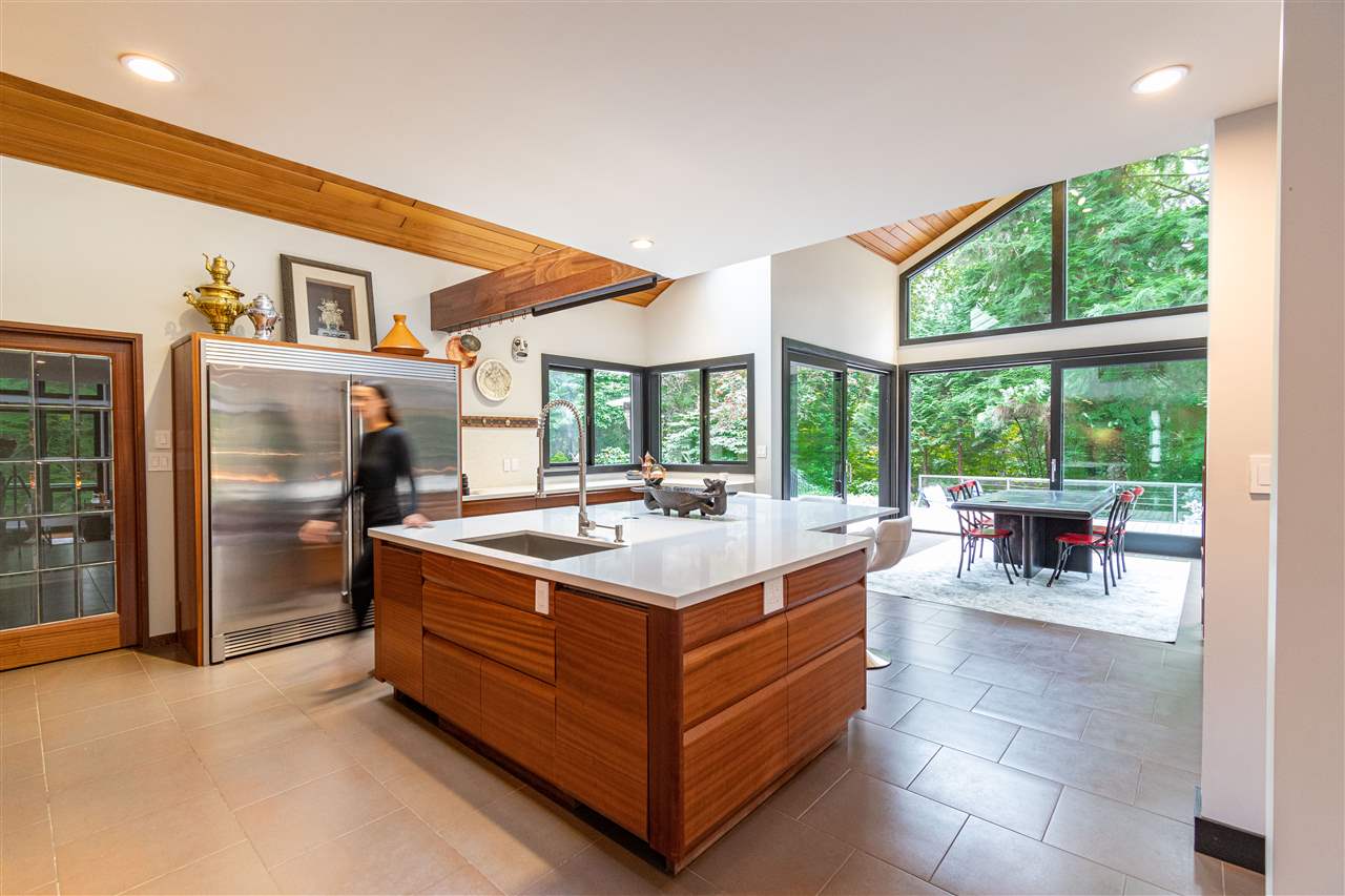 2889 Allan Road, North Vancouver 3