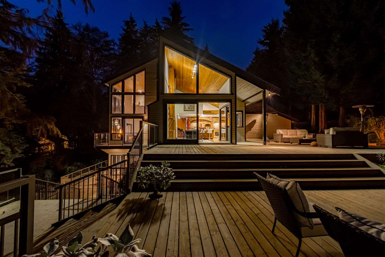 2889 Allan Road, North Vancouver 29