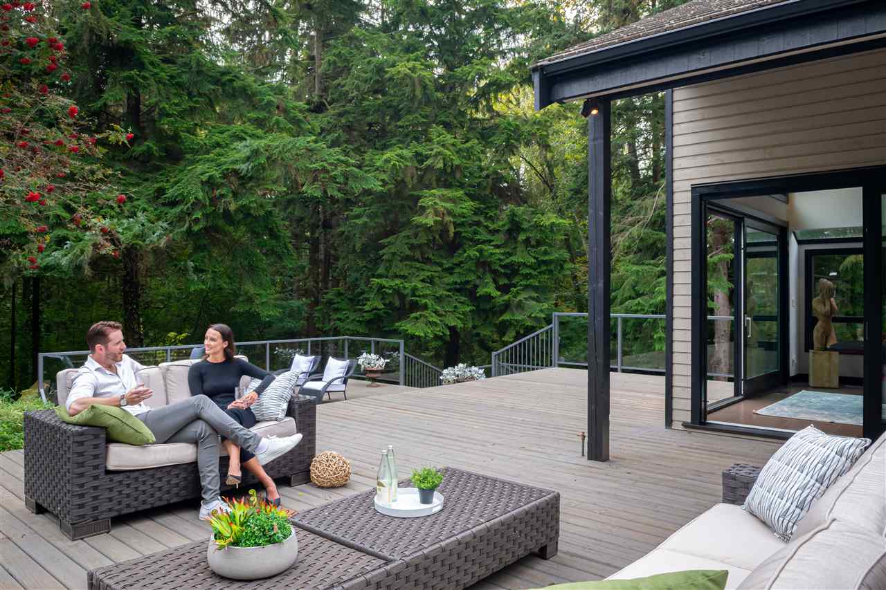 2889 Allan Road, North Vancouver 11