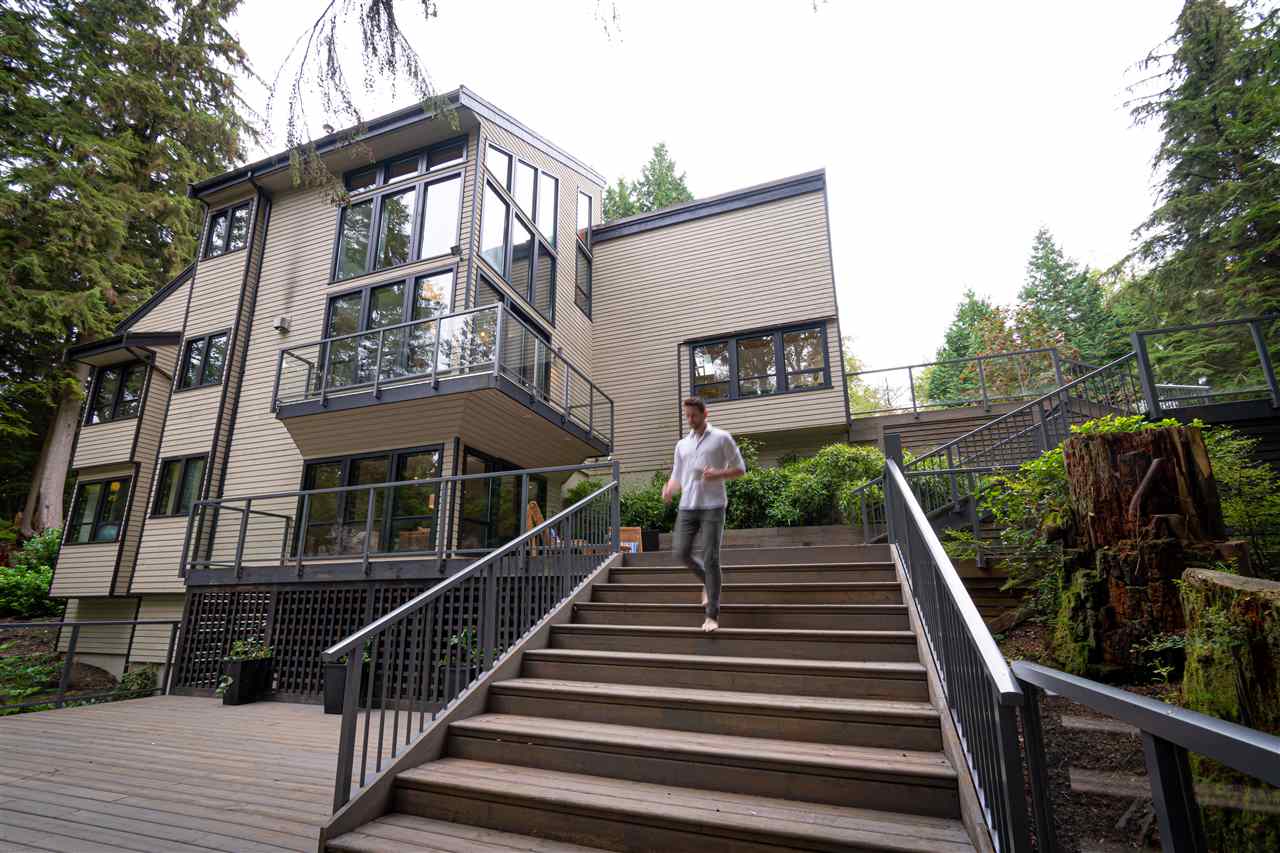 2889 Allan Road, North Vancouver 13