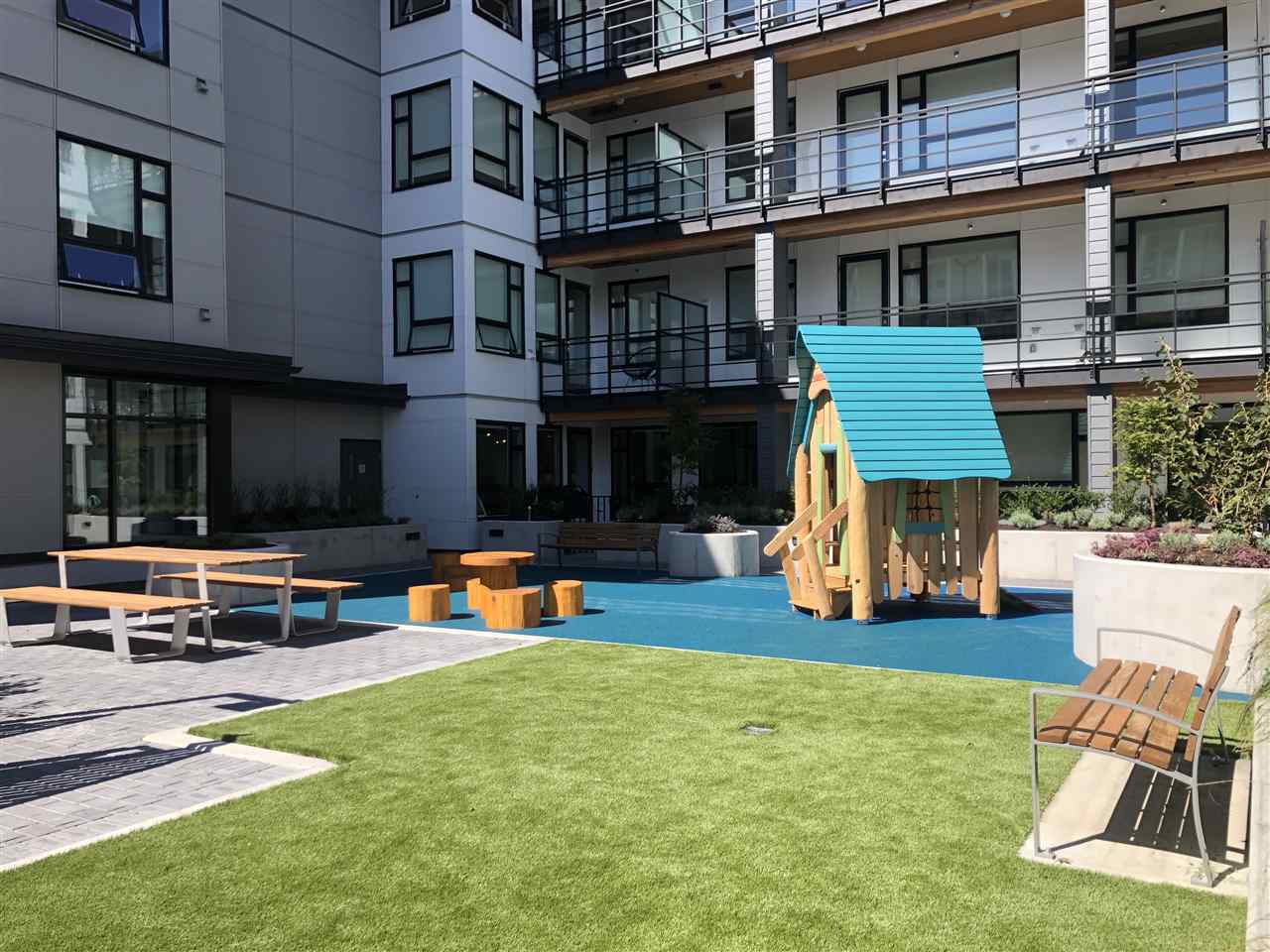 #107 - 715 W 15th St, North Vancouver 26