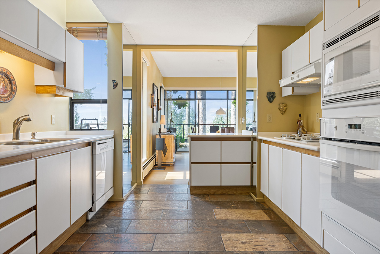5341 Montiverdi Place, West Vancouver 26