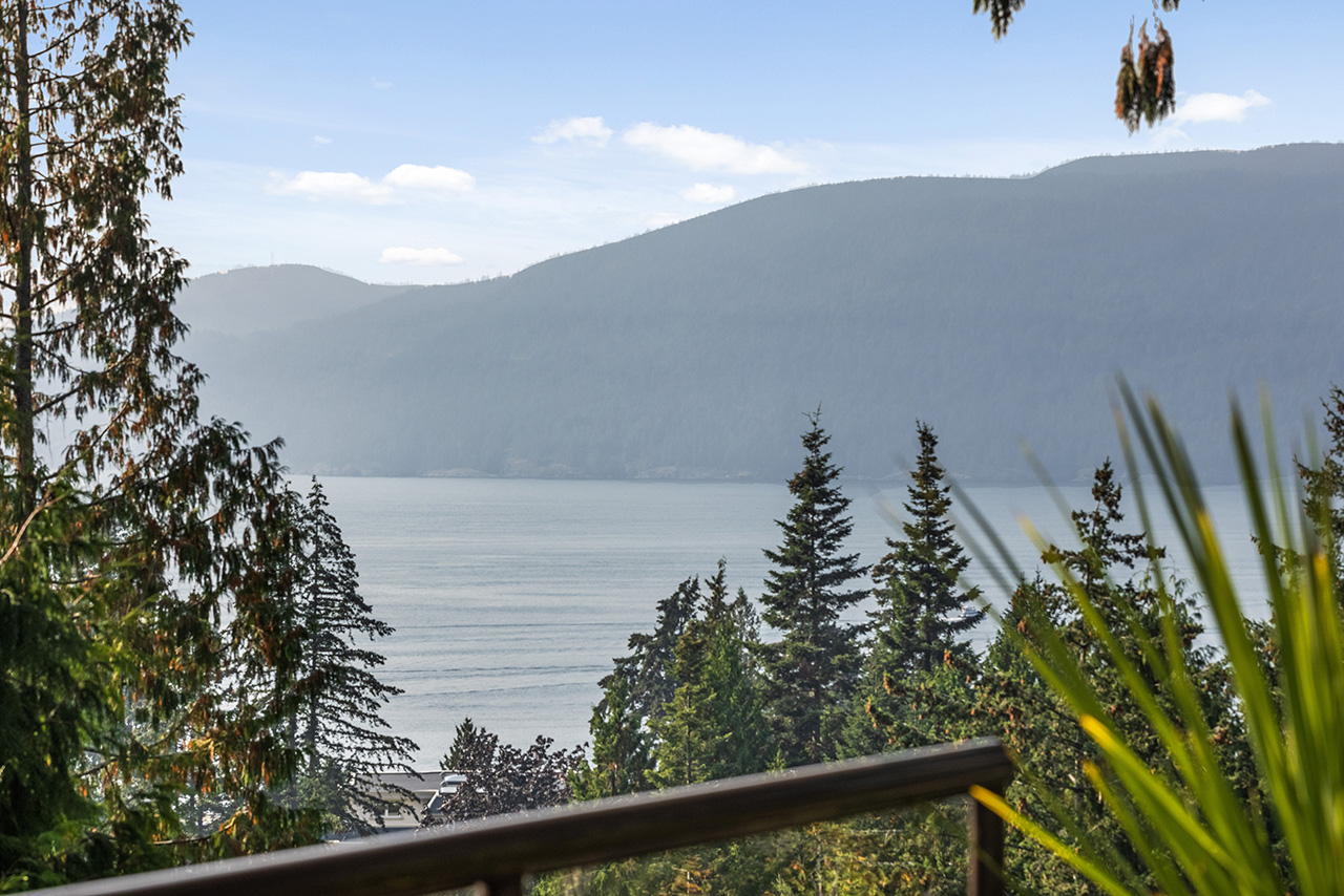 5341 Montiverdi Place, West Vancouver 57