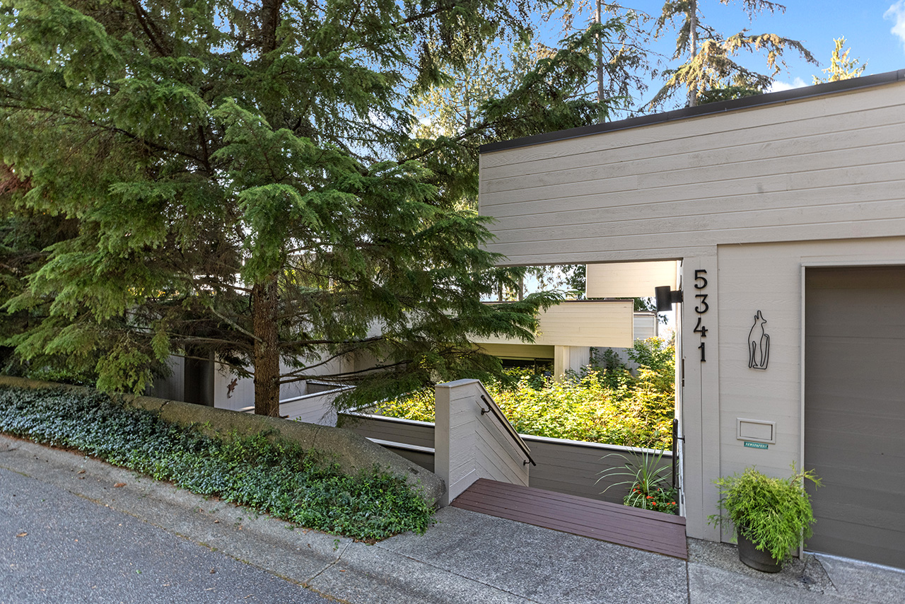 5341 Montiverdi Place, West Vancouver 2