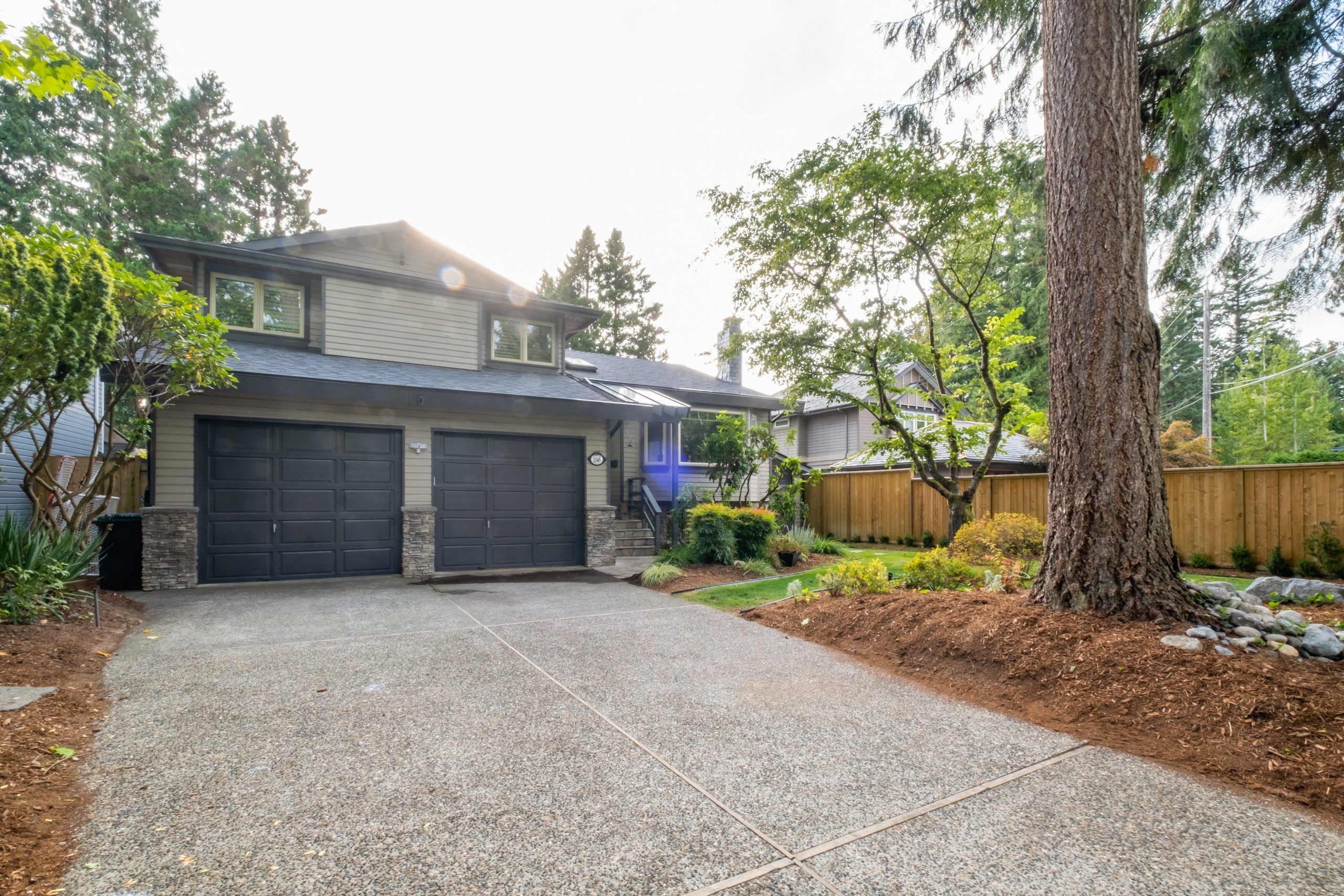 2545 Edgemont Blvd, North Vancouver 3