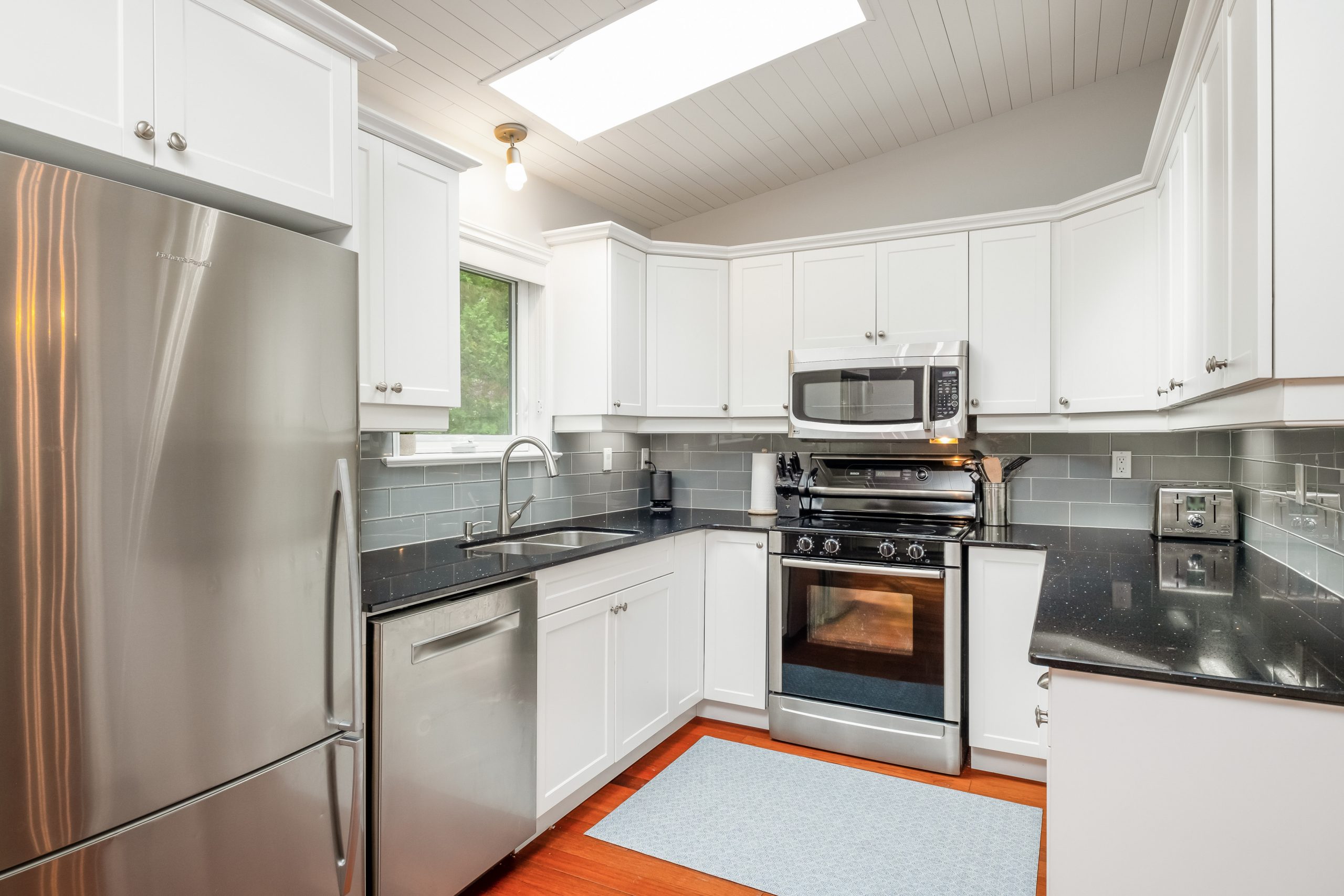 2545 Edgemont Blvd, North Vancouver 19