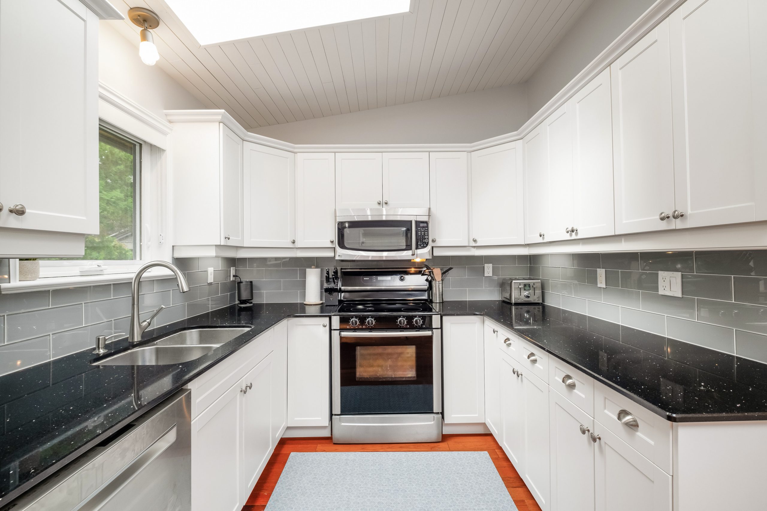 2545 Edgemont Blvd, North Vancouver 20