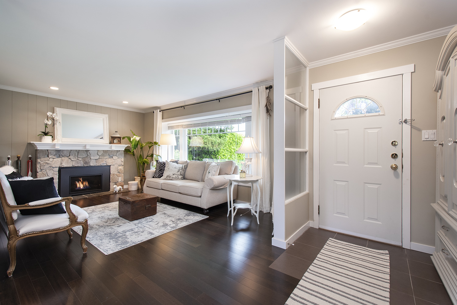 1240 Pinewood Crescent, North Vancouver 9