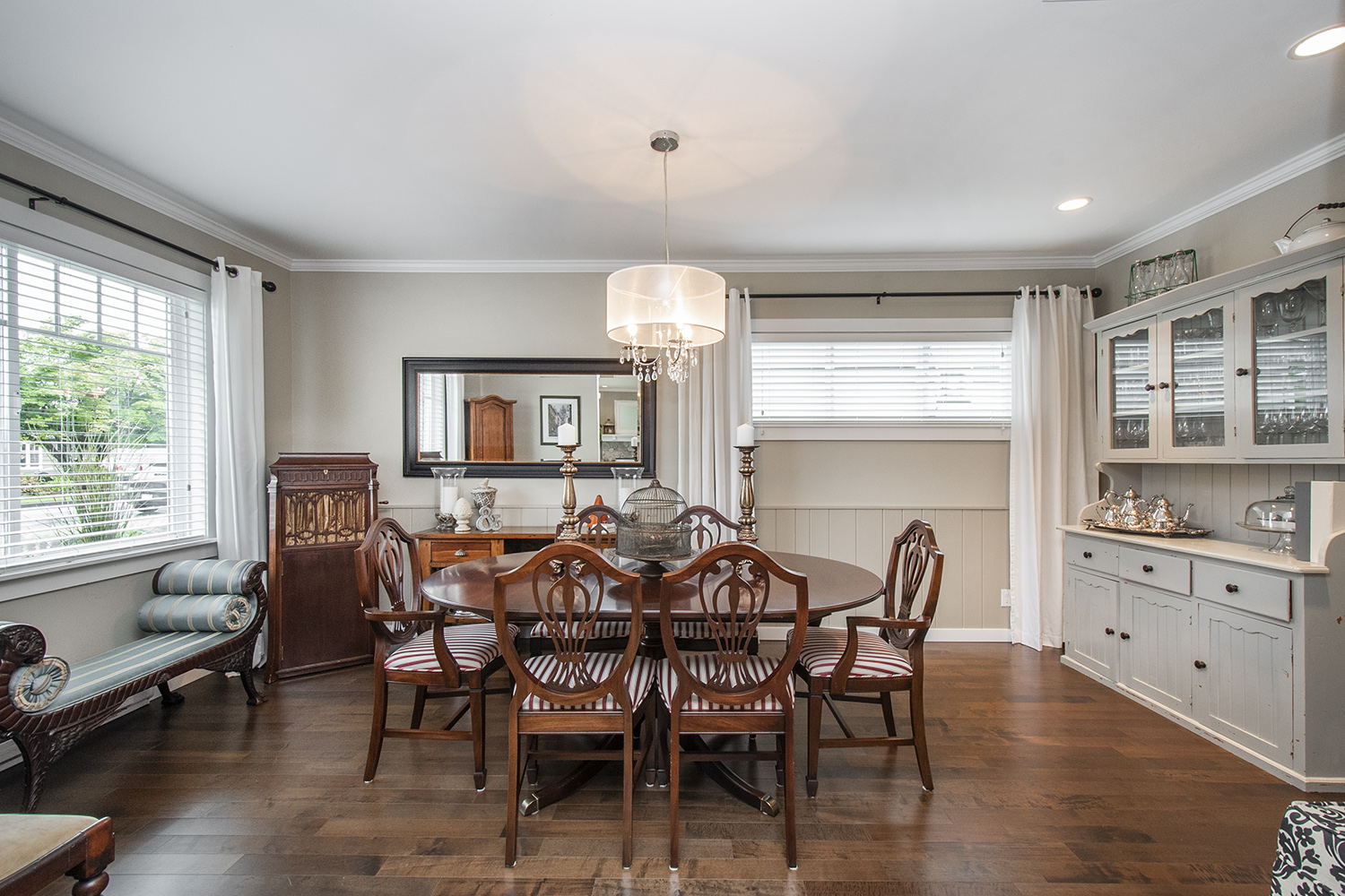 1240 Pinewood Crescent, North Vancouver 18
