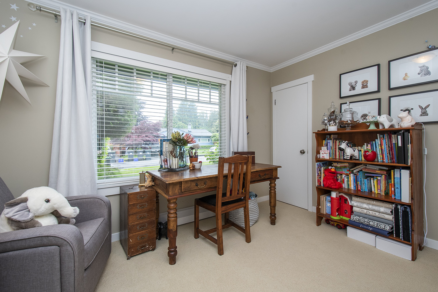 1240 Pinewood Crescent, North Vancouver 27
