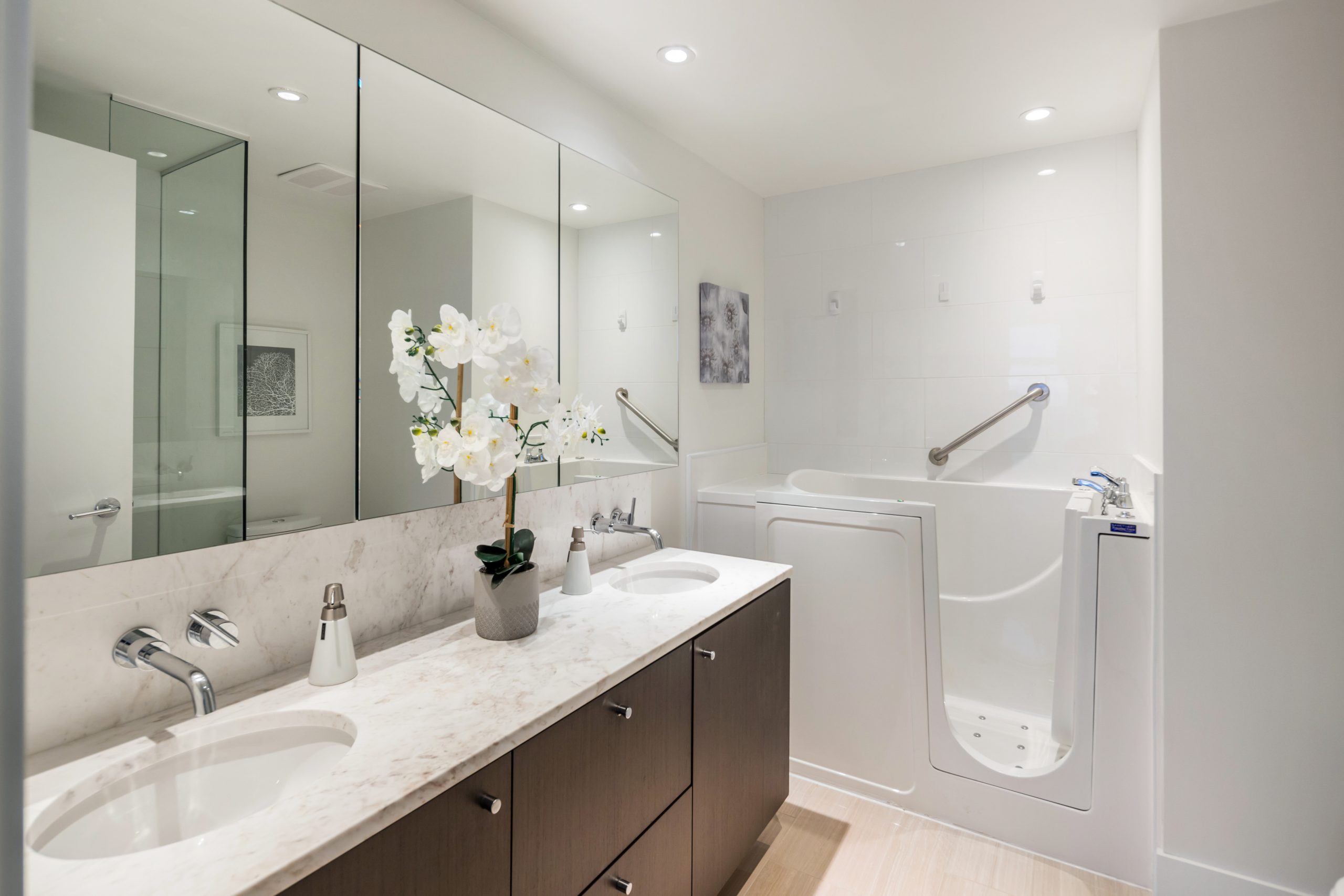 #806 - 150 W 15th St, North Vancouver 24