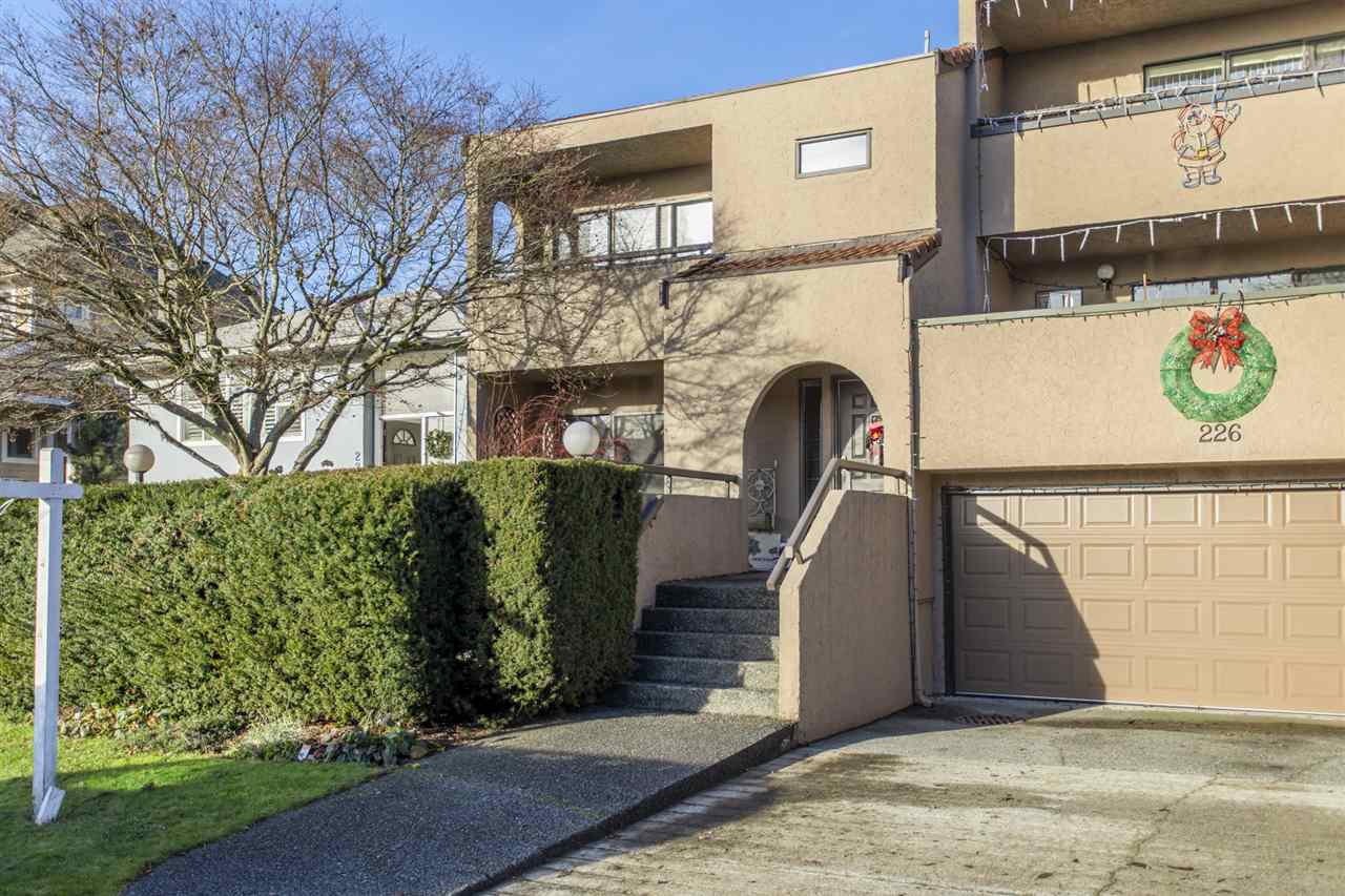 #1 - 226 E 10th St, North Vancouver 31