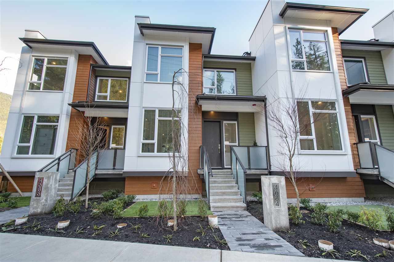 4674 Capilano Road, North Vancouver