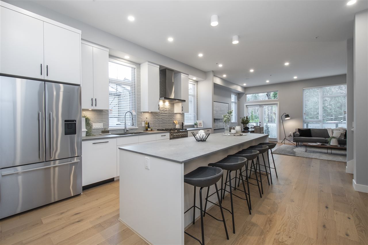 4676 Capilano Road, North Vancouver