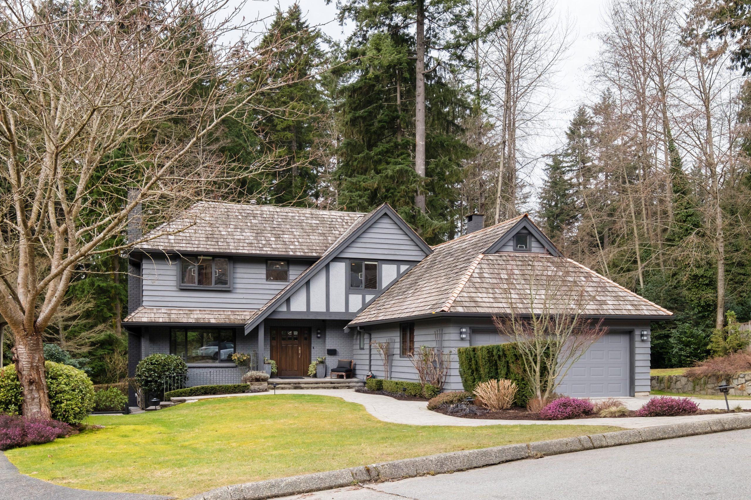 5505 Cliffridge Place, North Vancouver 2