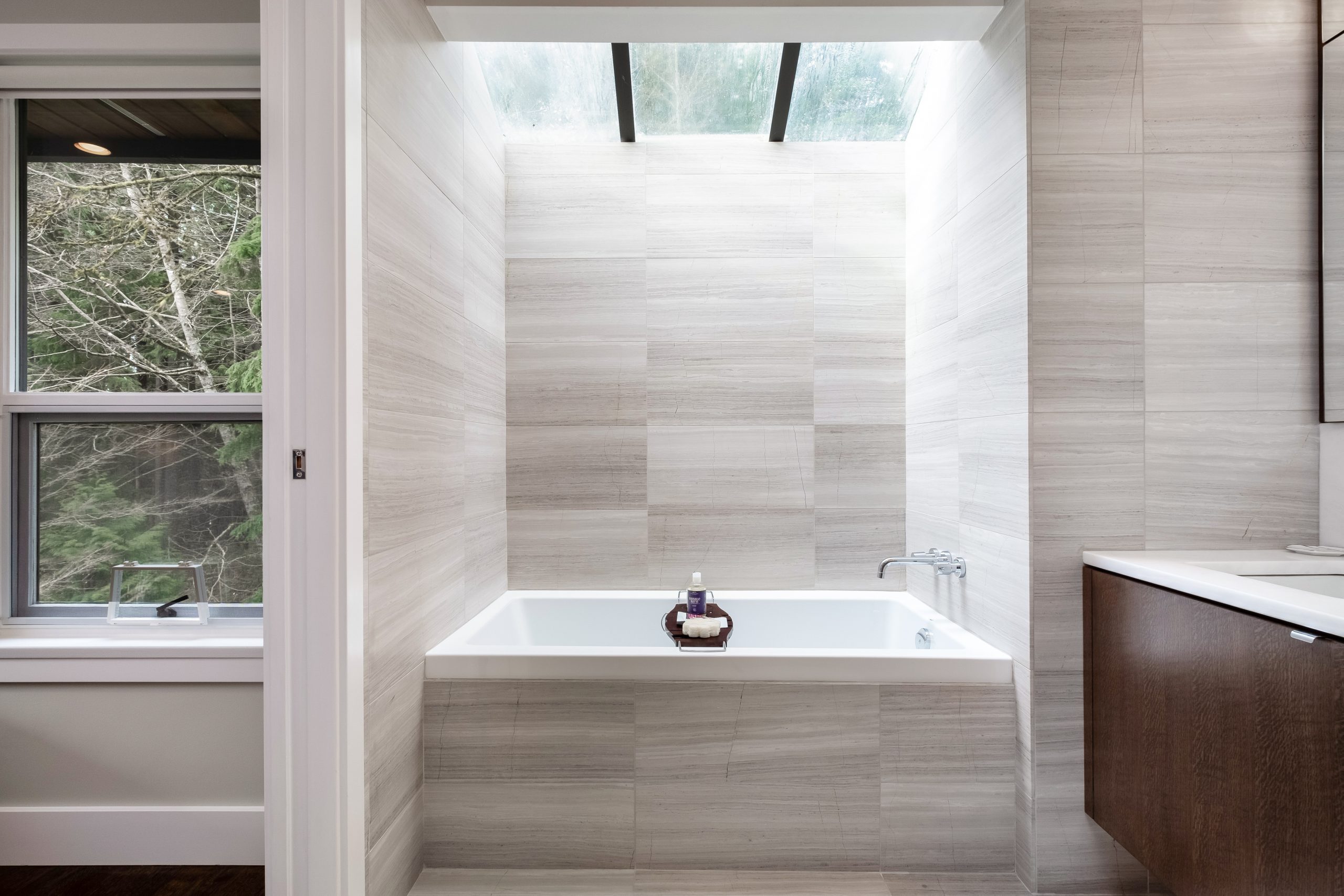 5505 Cliffridge Place, North Vancouver 37