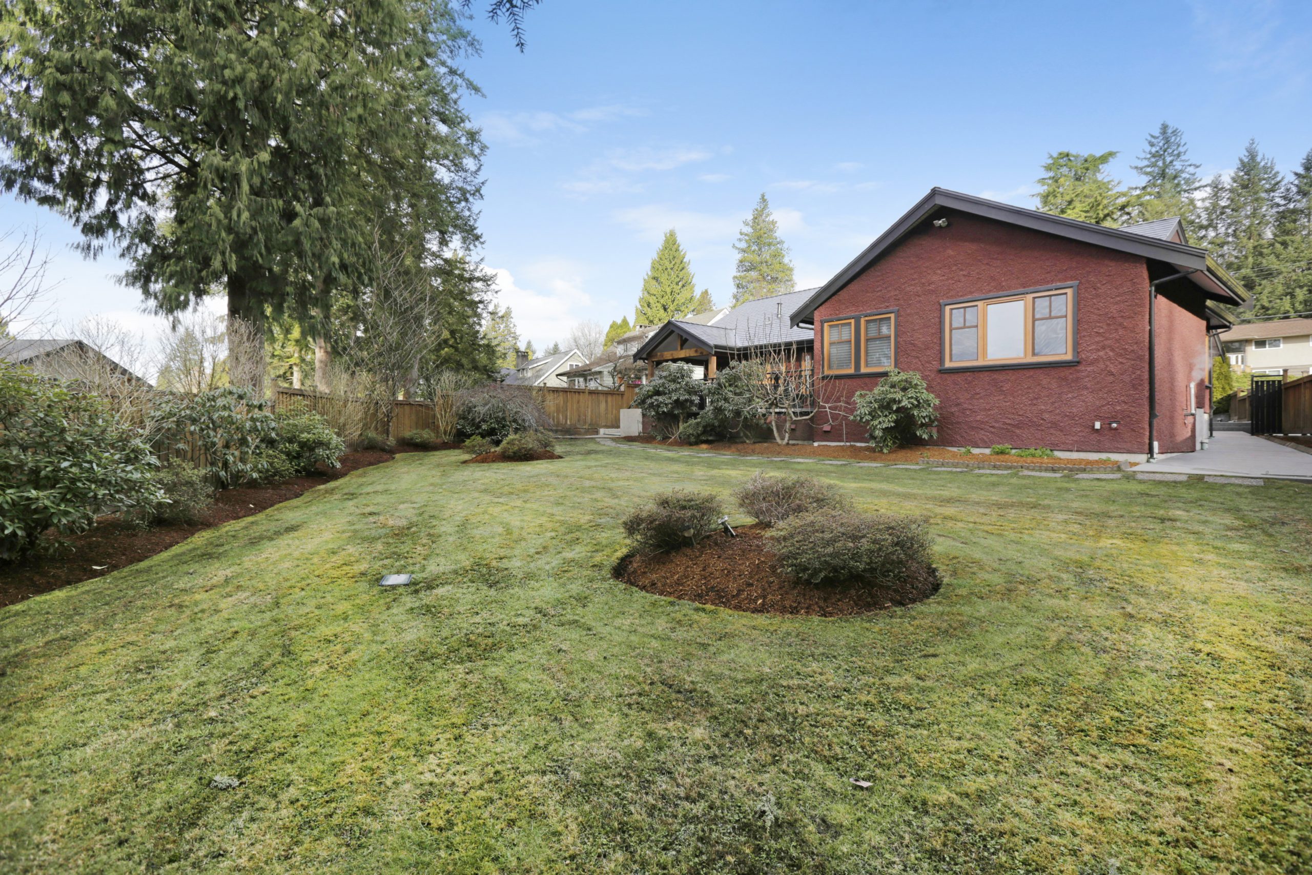 3083 Plymouth Drive, North Vancouver 8