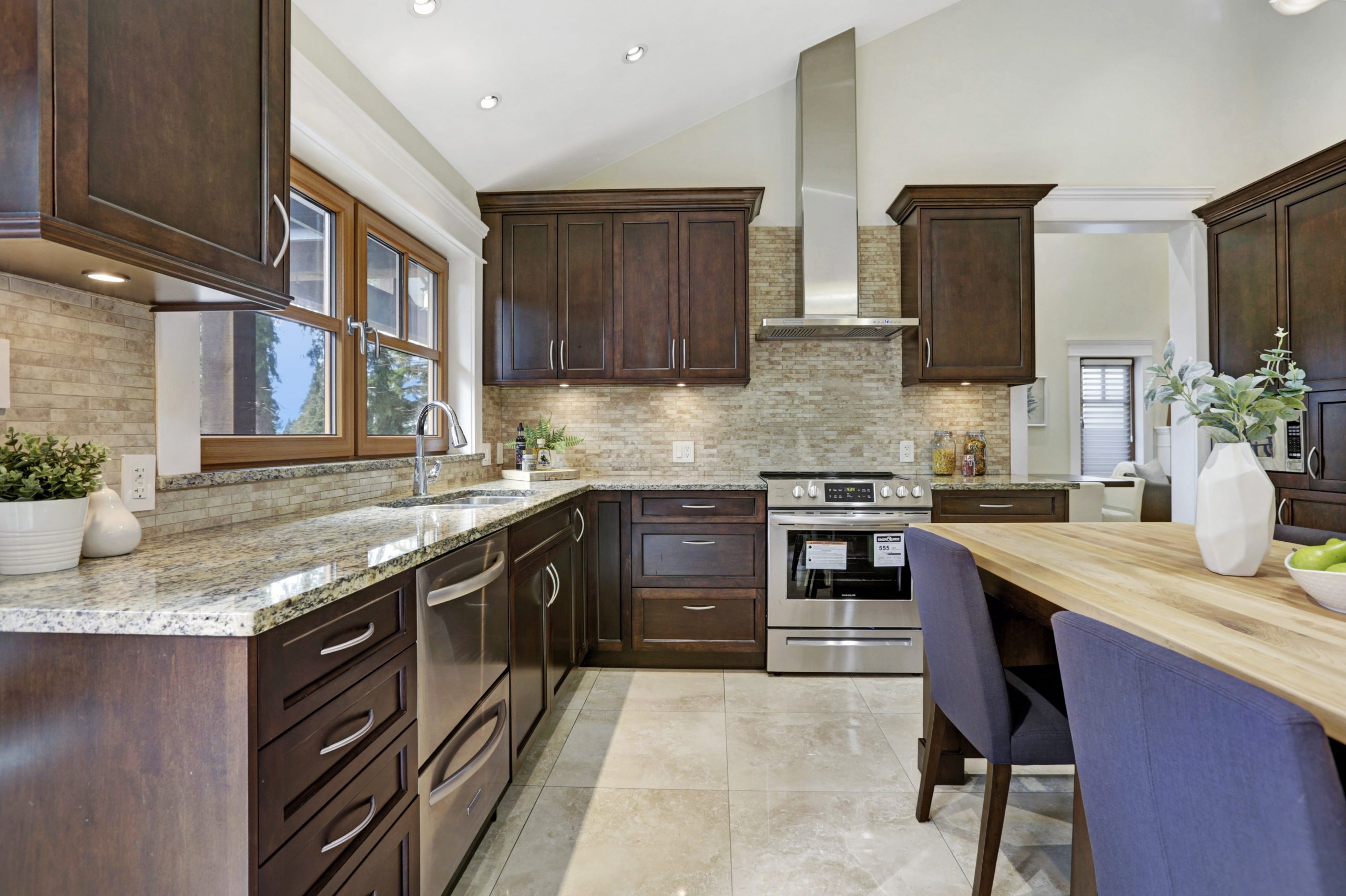 3083 Plymouth Drive, North Vancouver 24