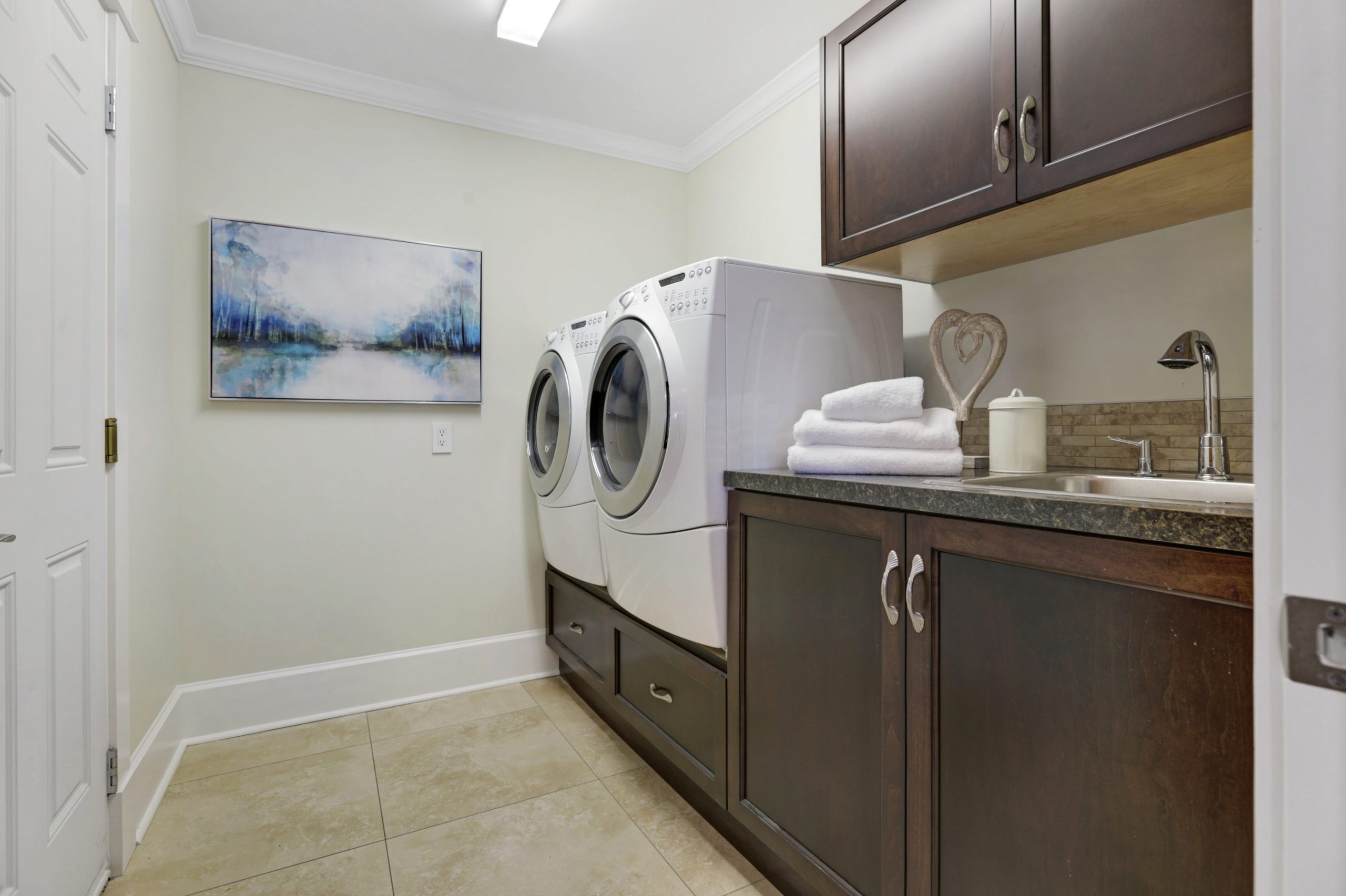 3083 Plymouth Drive, North Vancouver 34