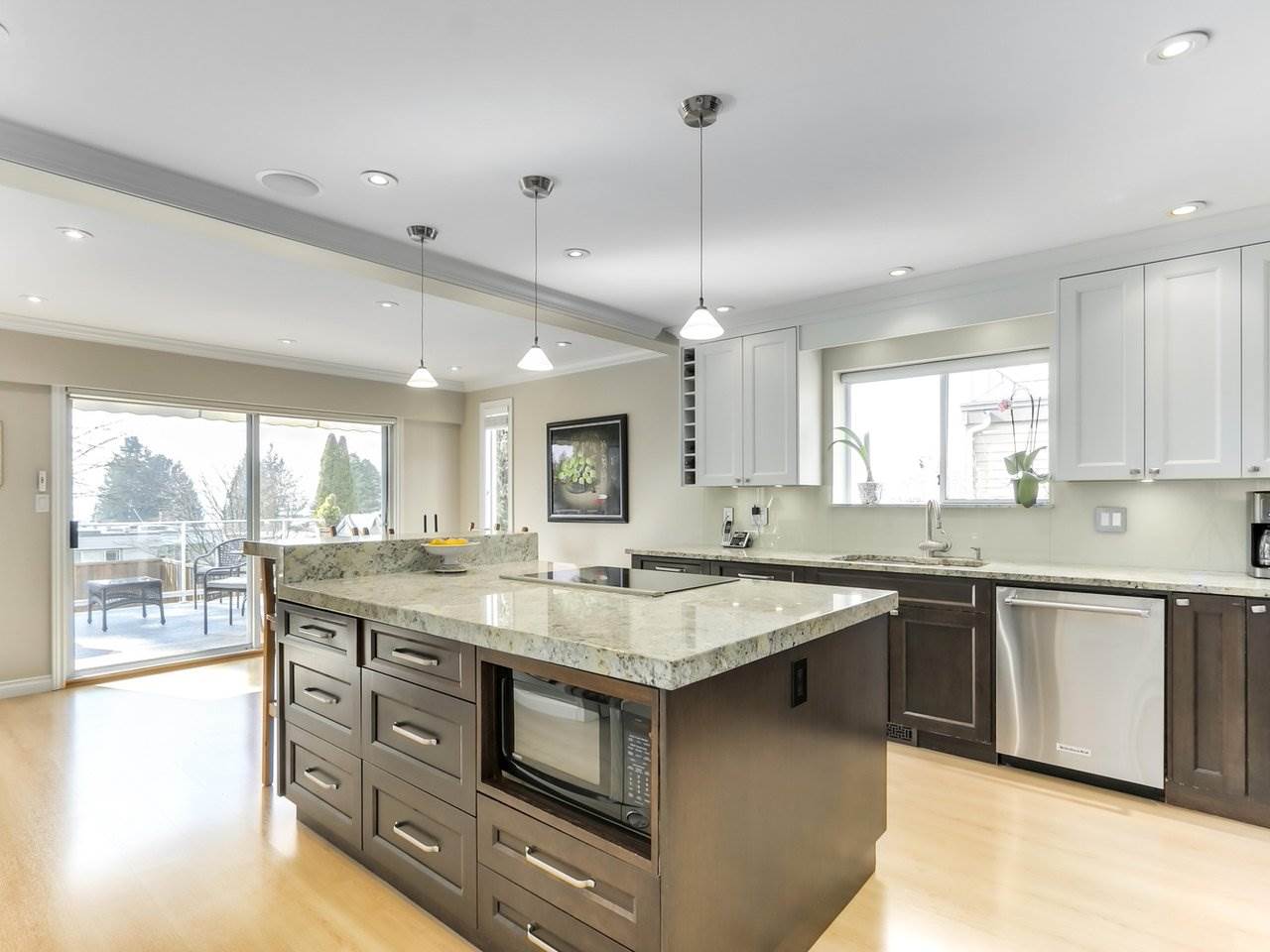 167 W St James Rd, North Vancouver 11