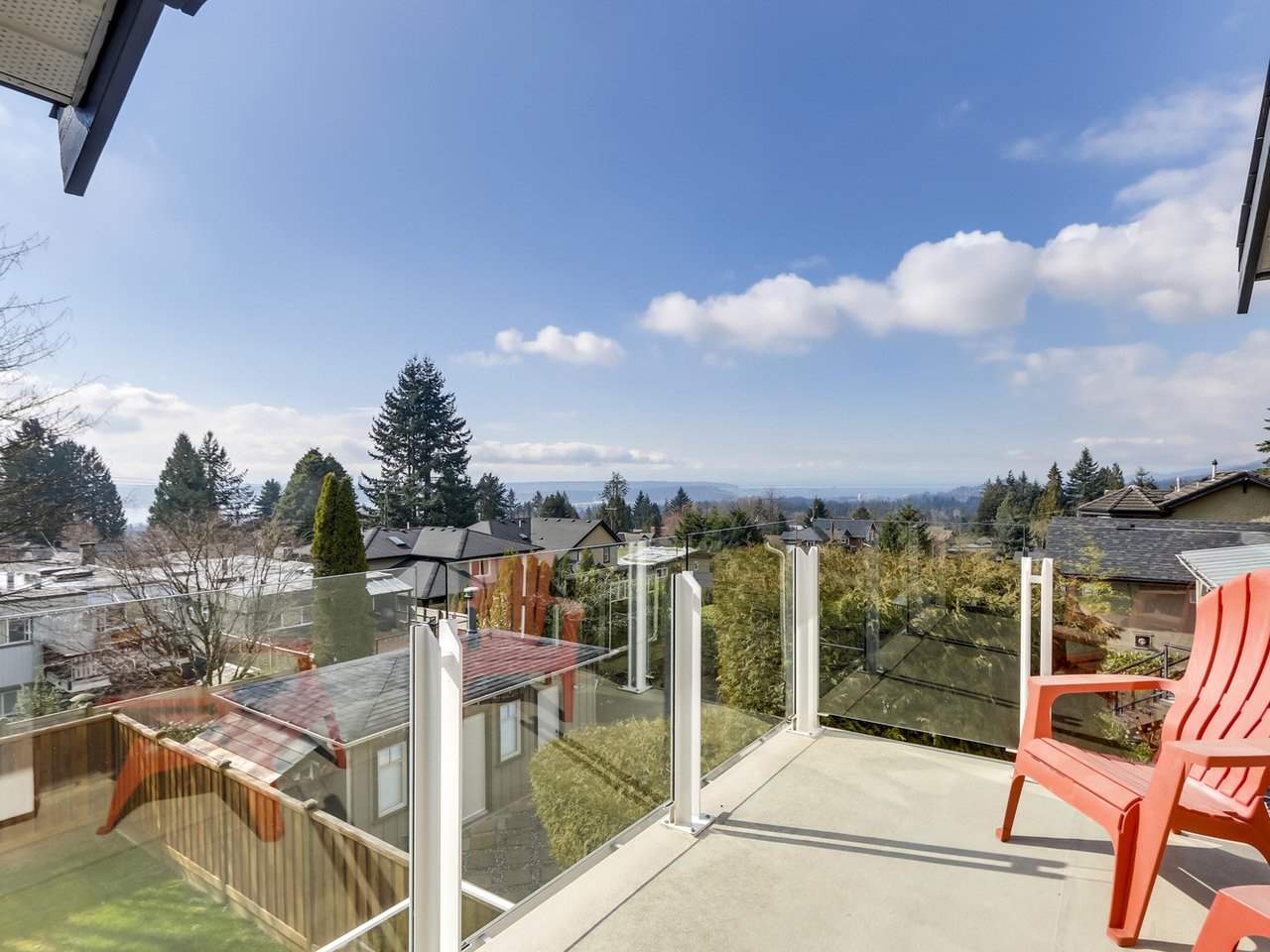 167 W St James Rd, North Vancouver 25