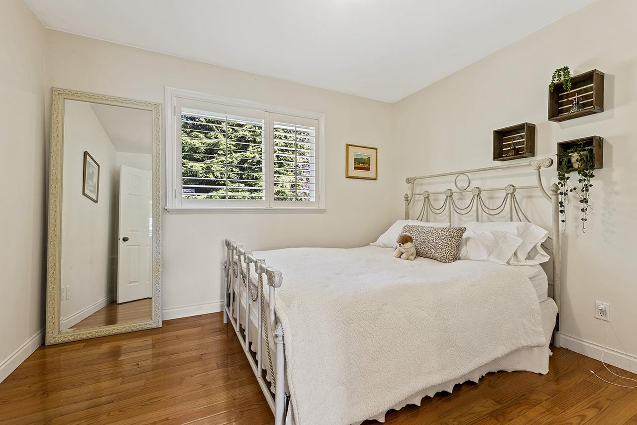 5533 Cliffridge Place, North Vancouver 17