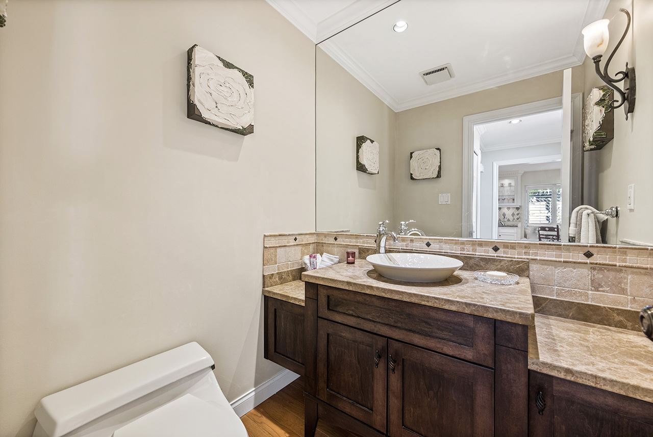 5533 Cliffridge Place, North Vancouver 21