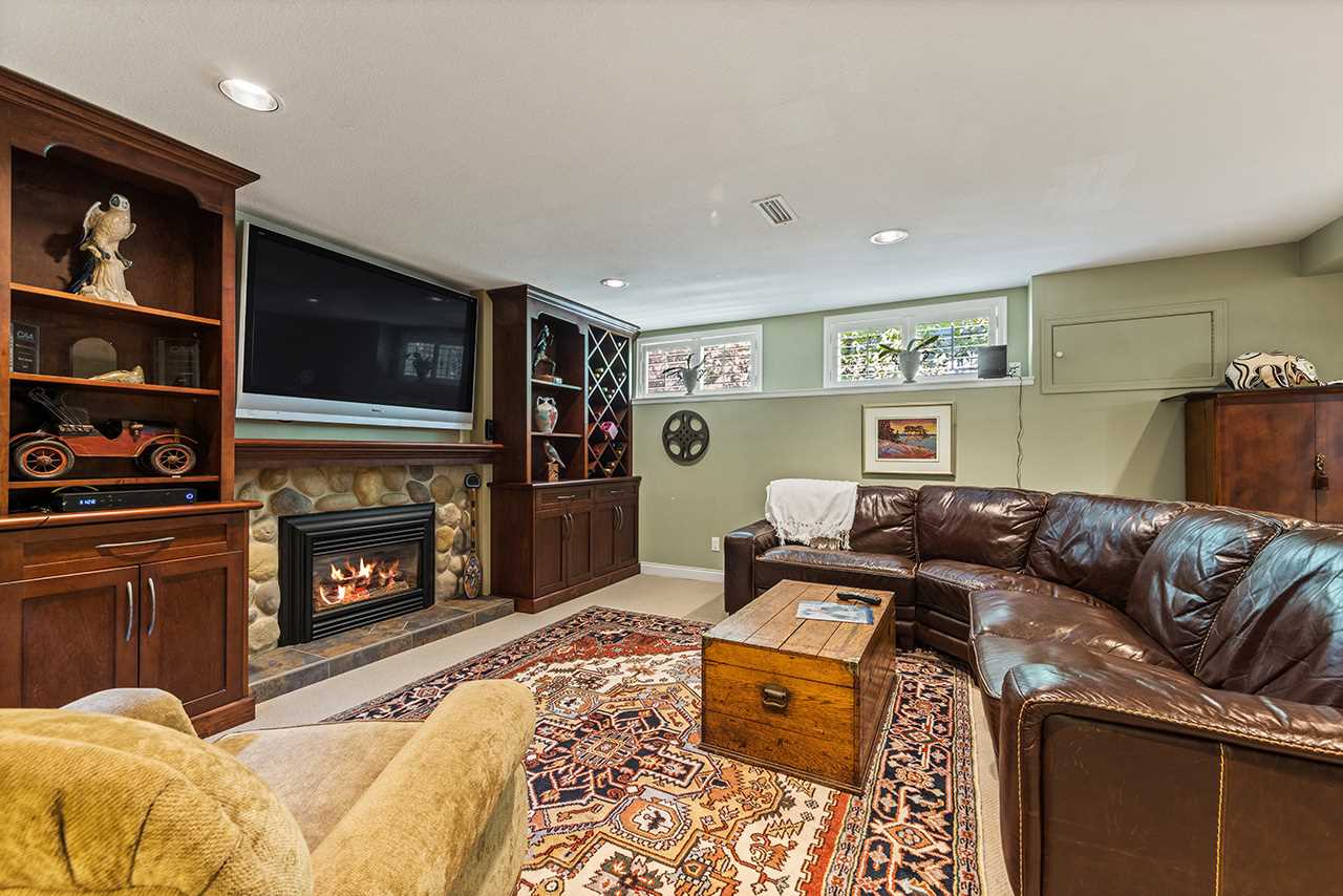5533 Cliffridge Place, North Vancouver 22