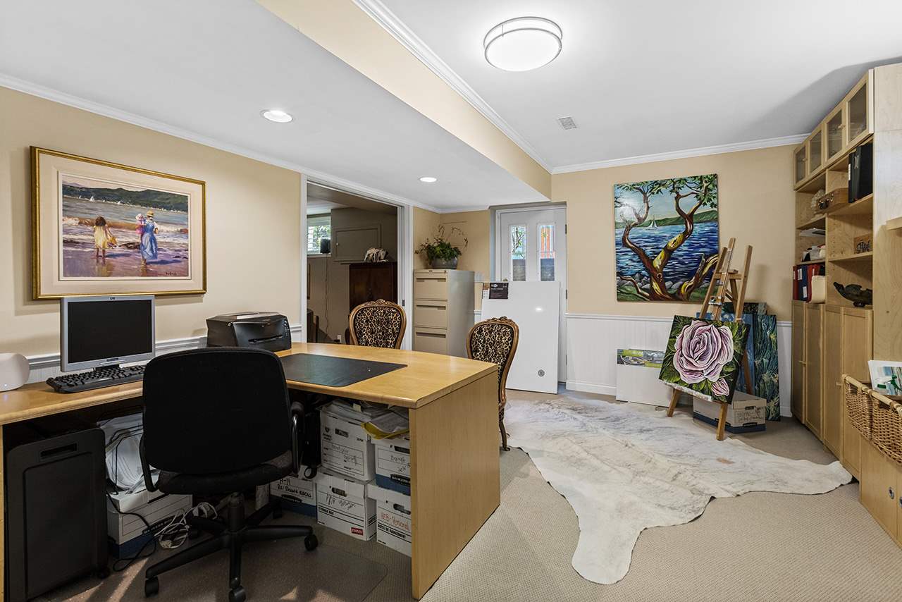 5533 Cliffridge Place, North Vancouver 25