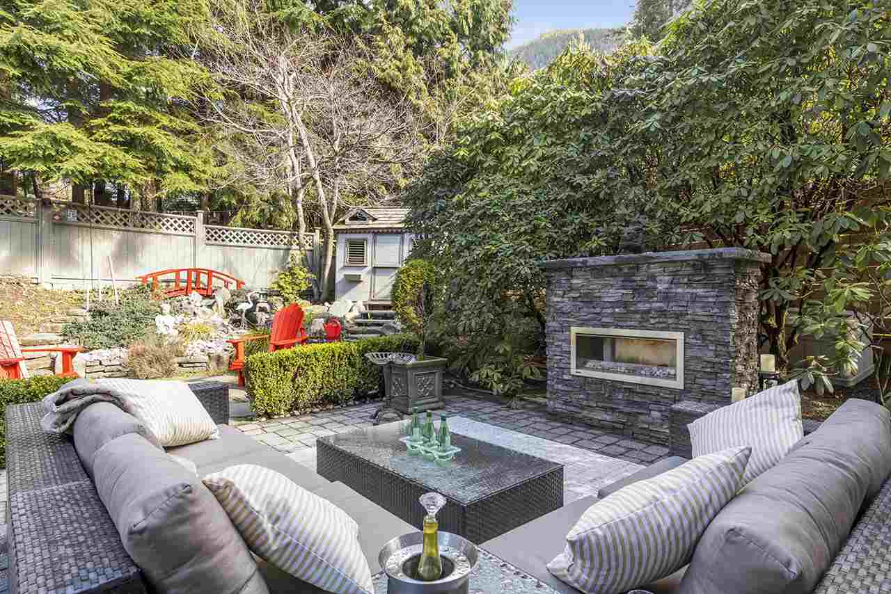 5533 Cliffridge Place, North Vancouver 27