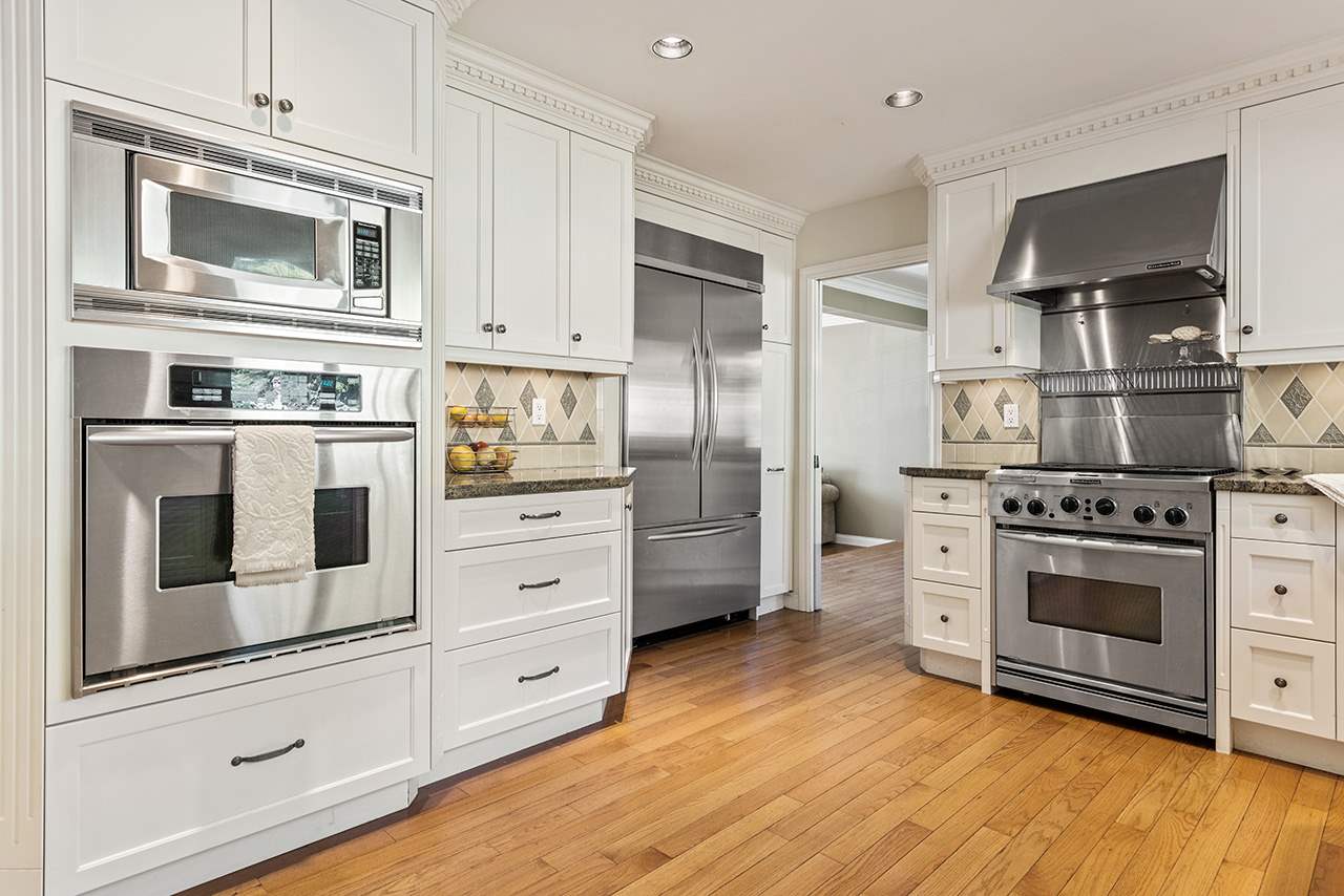 5533 Cliffridge Place, North Vancouver 6