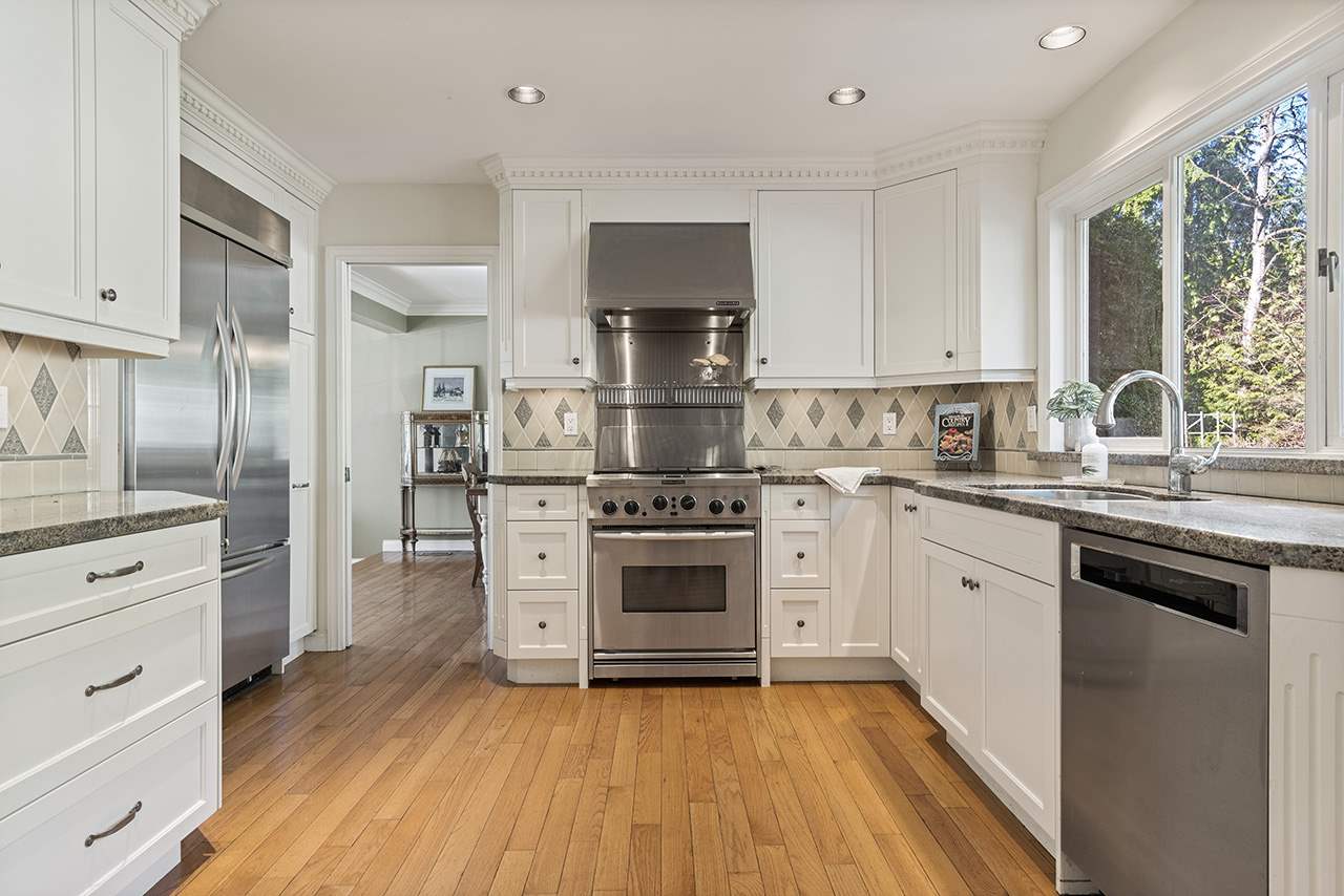 5533 Cliffridge Place, North Vancouver 7