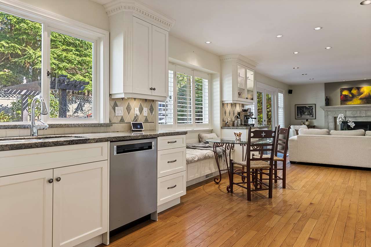 5533 Cliffridge Place, North Vancouver 8