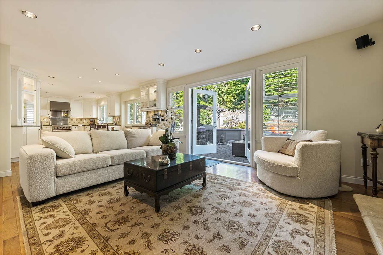 5533 Cliffridge Place, North Vancouver 10