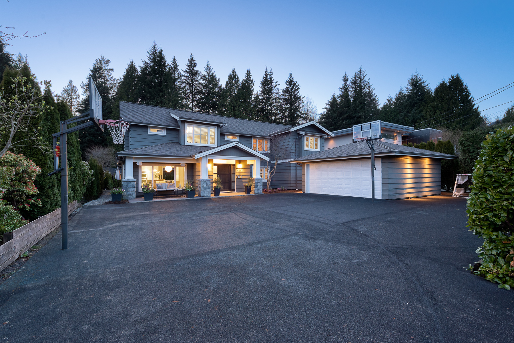 4227 Lions Ave, North Vancouver