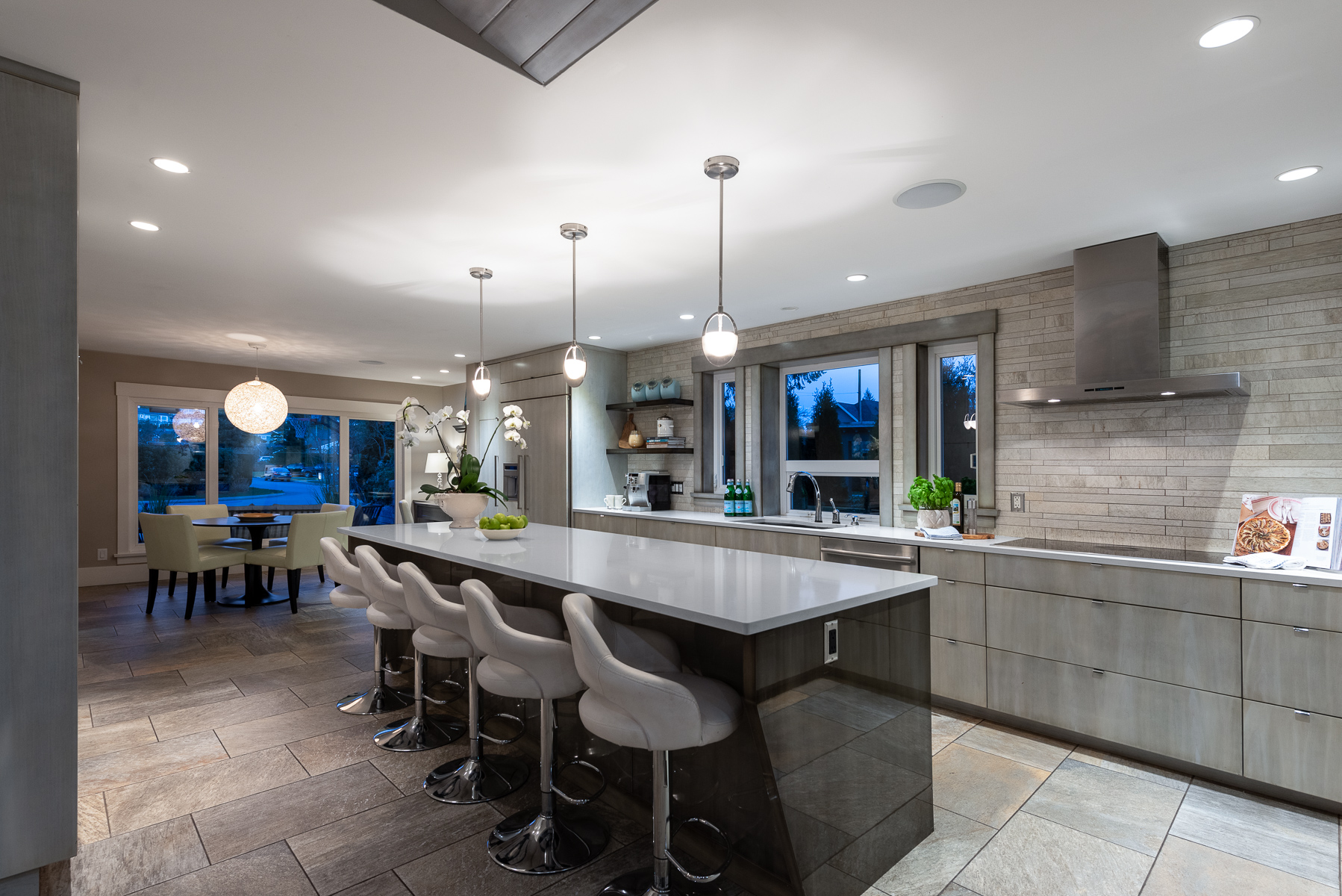 4227 Lions Ave, North Vancouver 3