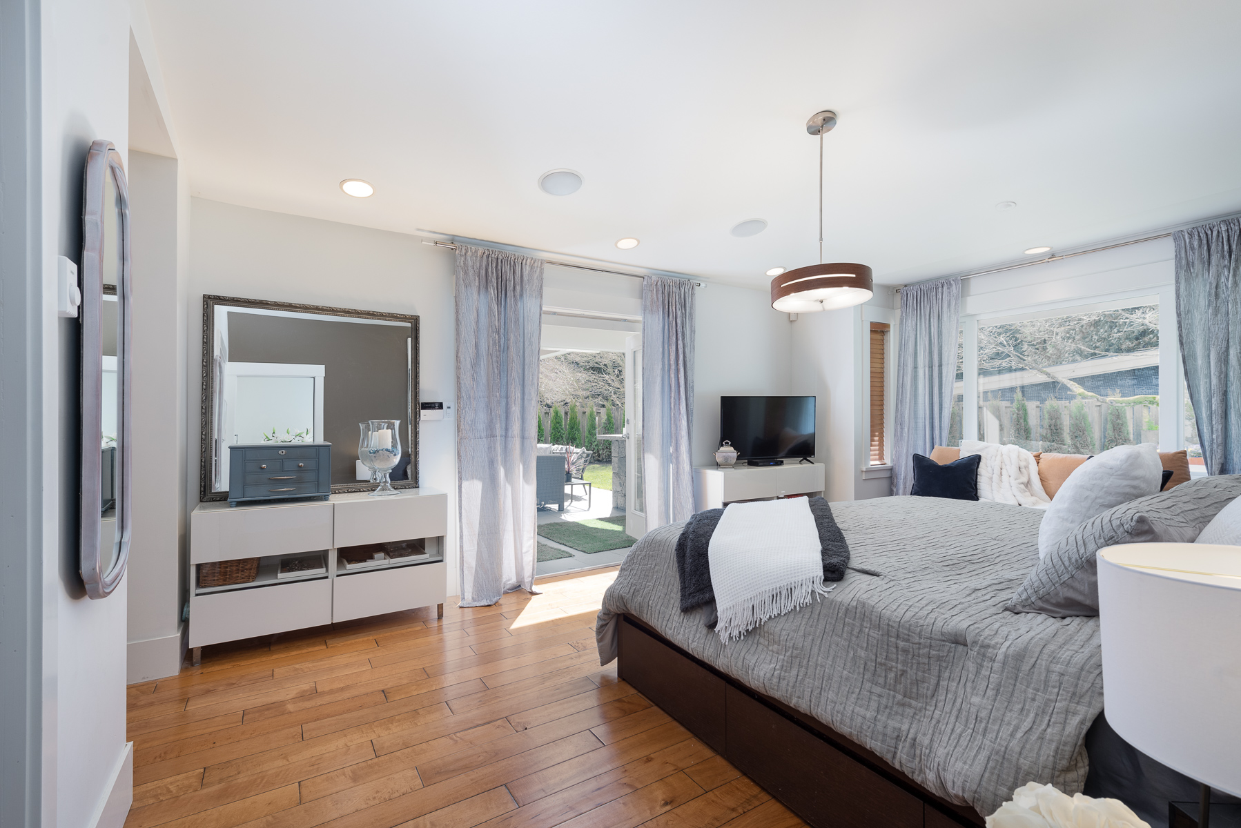 4227 Lions Ave, North Vancouver 25