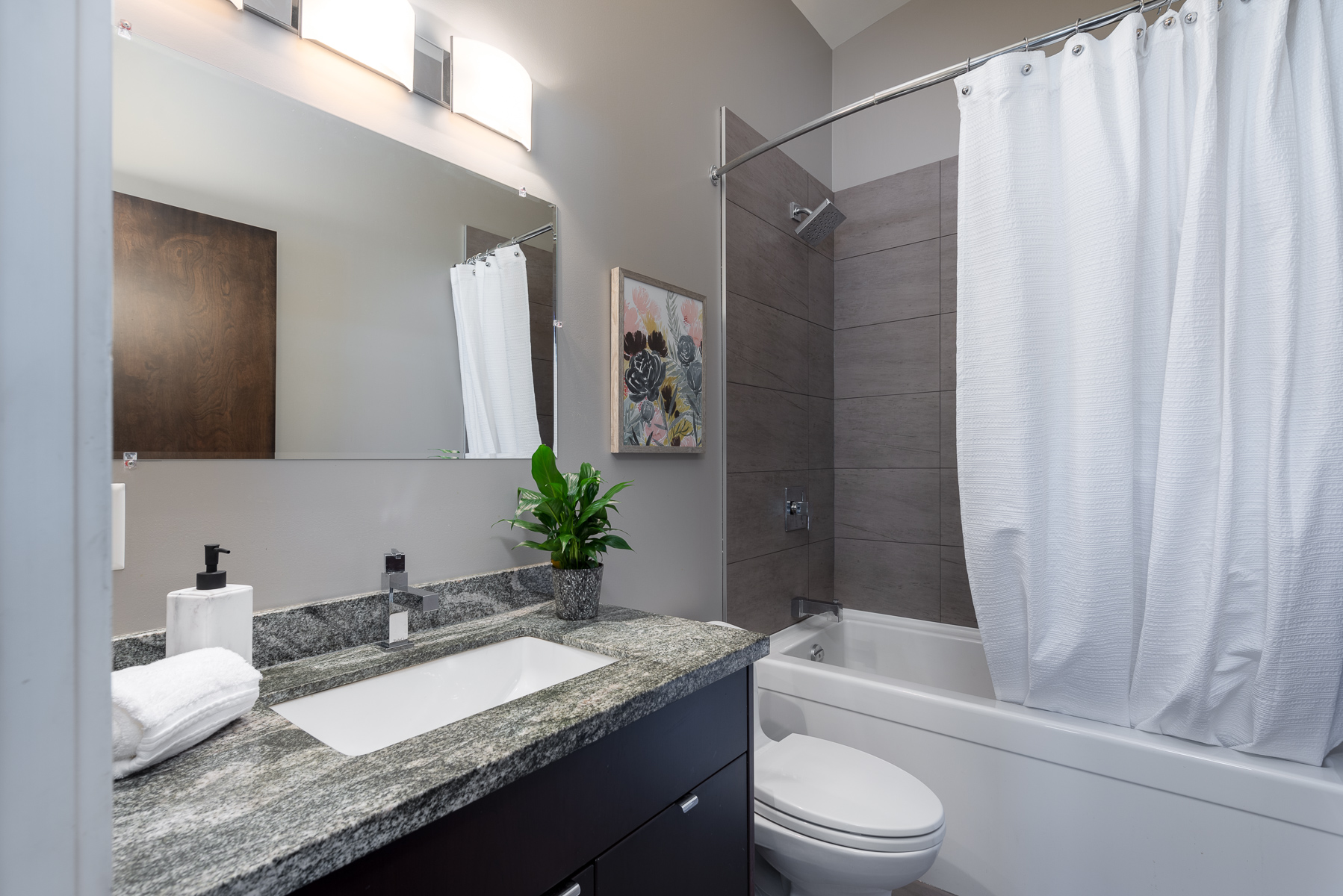 4227 Lions Ave, North Vancouver 44