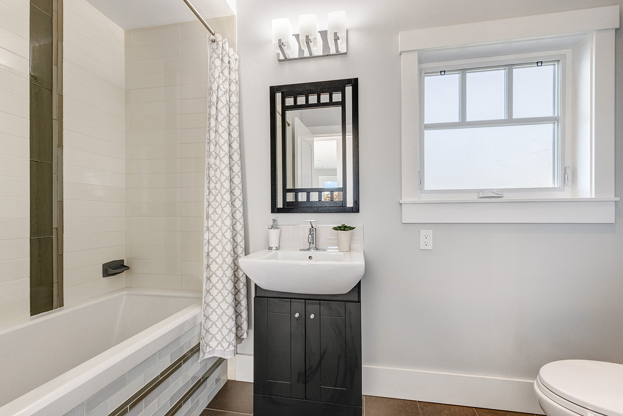 617 Mahon Ave, North Vancouver 24