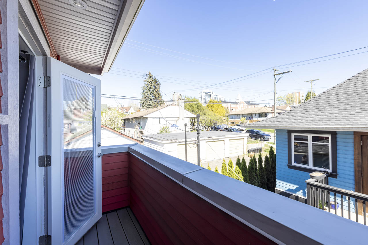 617 Mahon Ave, North Vancouver 34