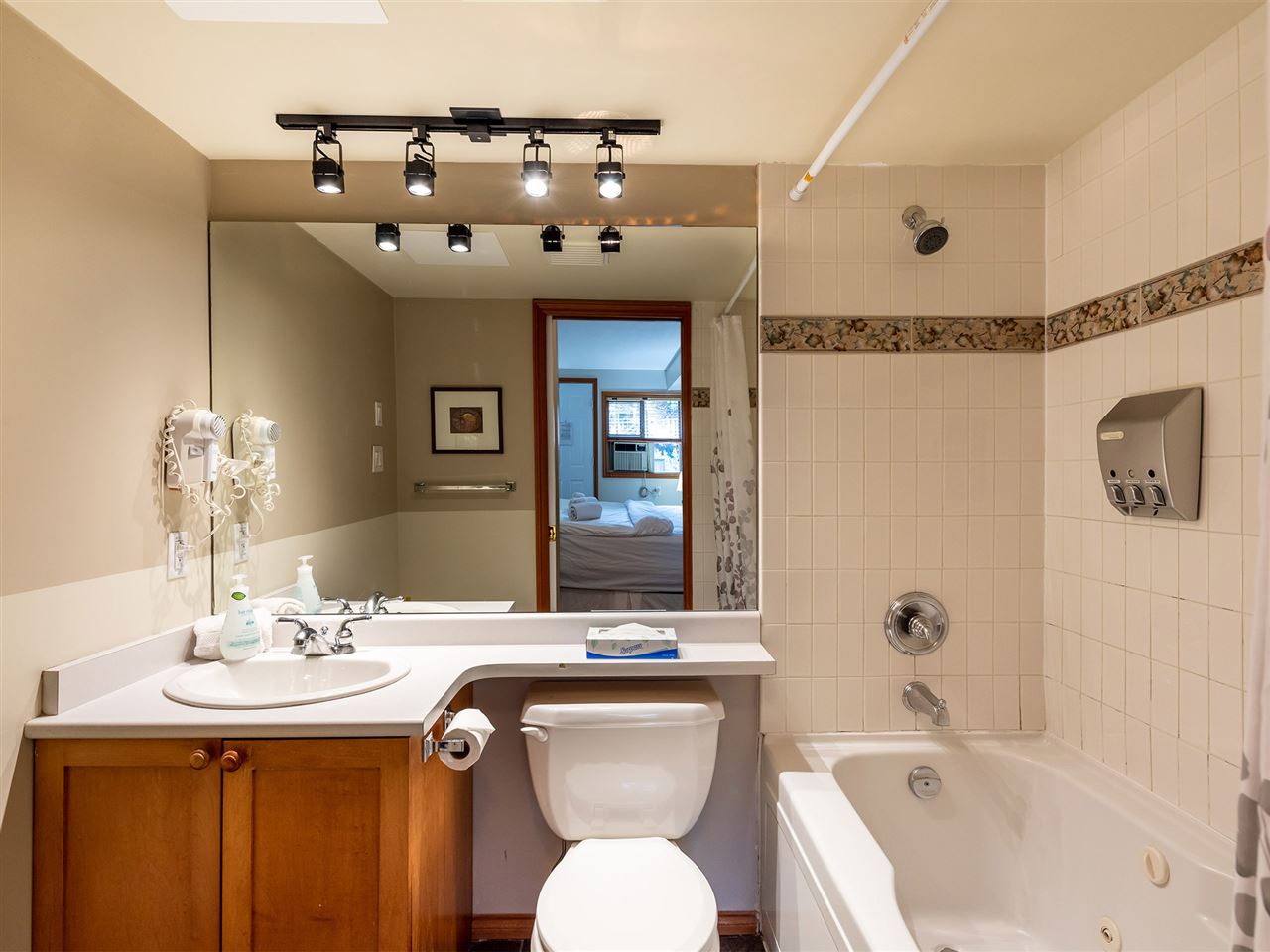 77 / 77A 4388 Northlands Blvd, Whistler 15