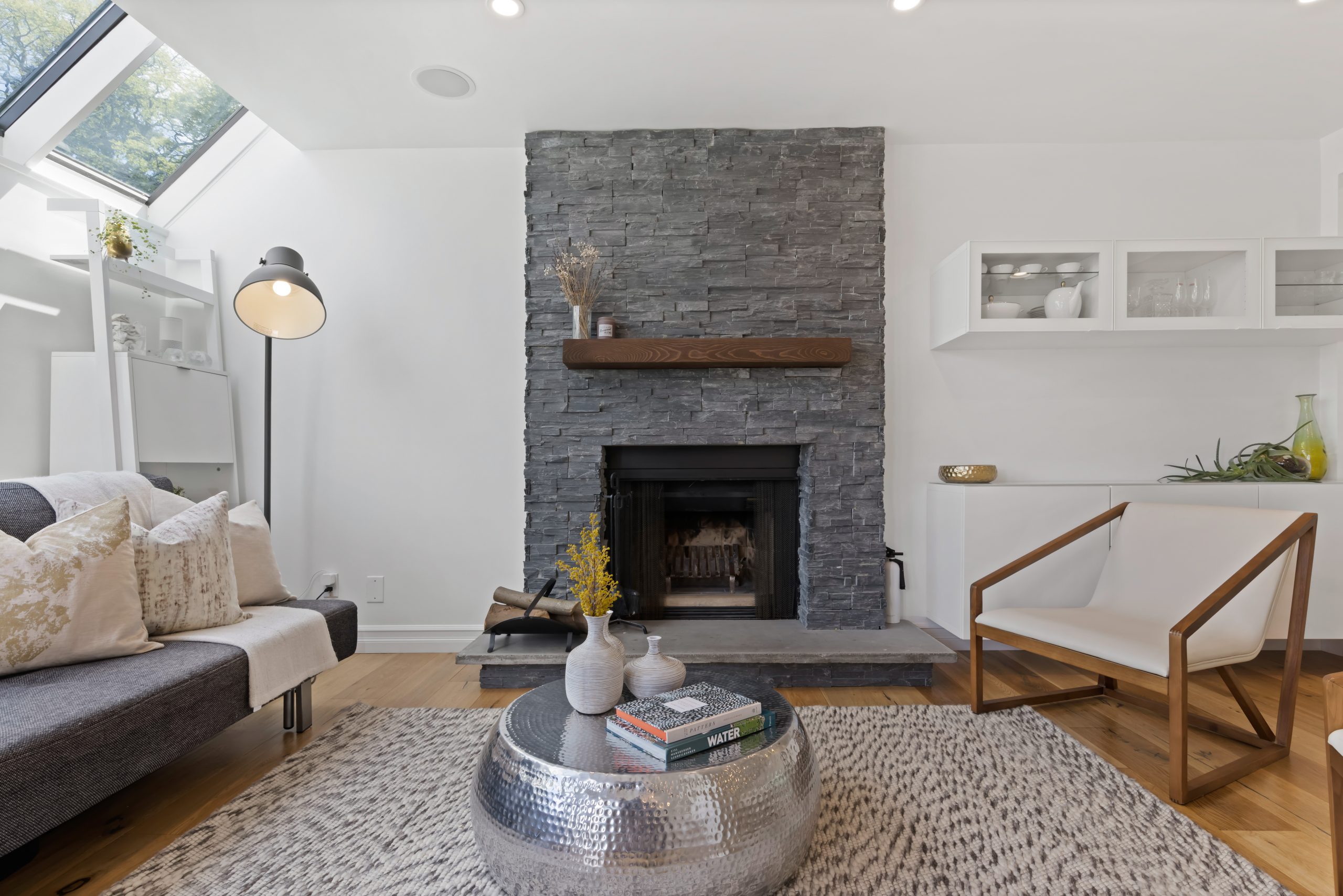 B2 - 1100 W 6th Ave, Vancouver 8