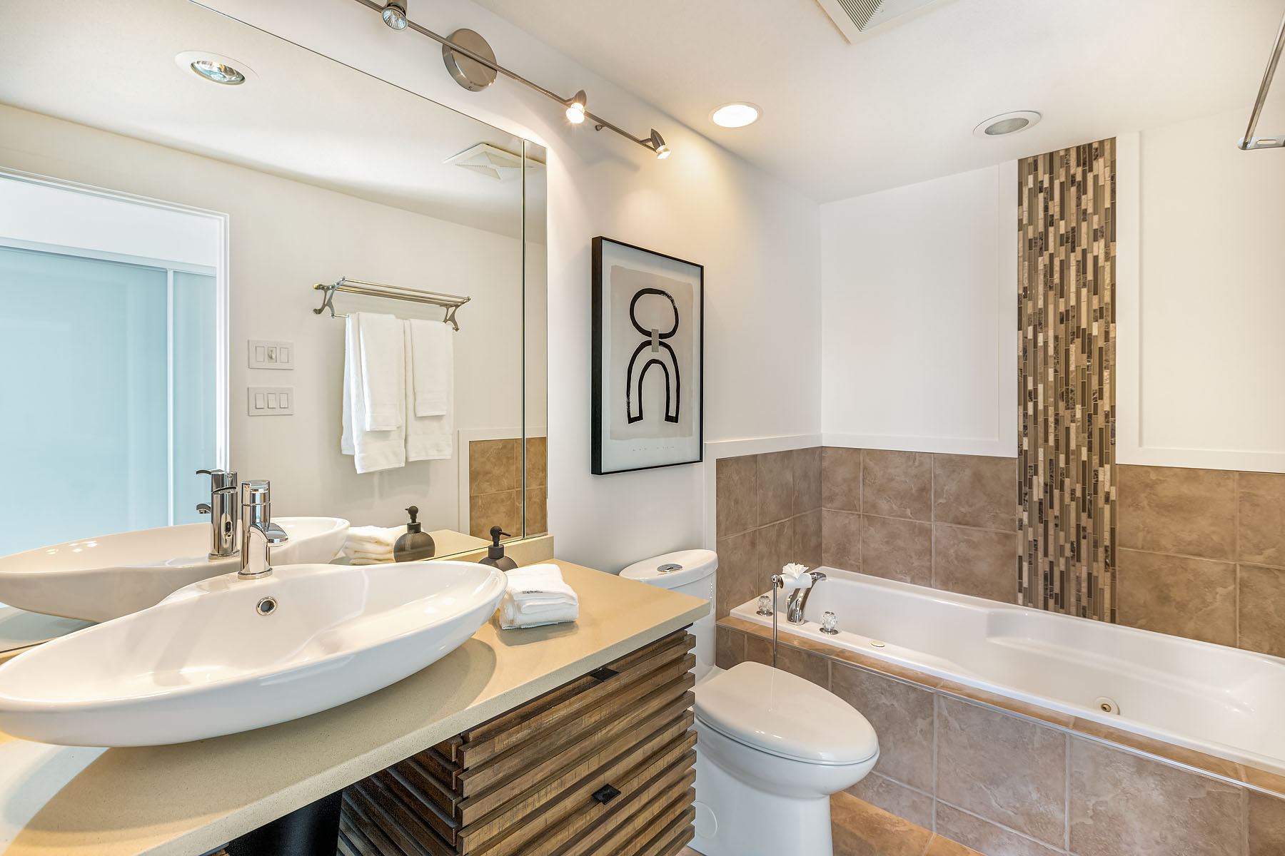 #1202 - 140 E 14th St, North Vancouver 17