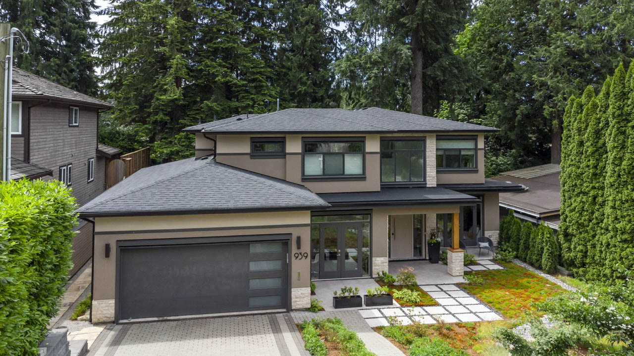 SOLD! 939 Clements Ave, North Vancouver