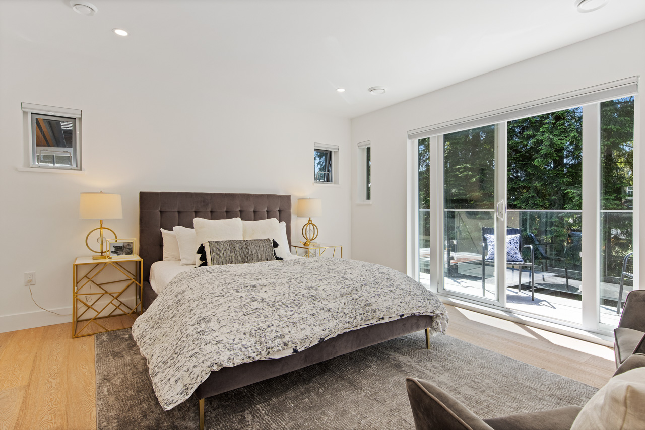 939 Clements Ave, North Vancouver 48