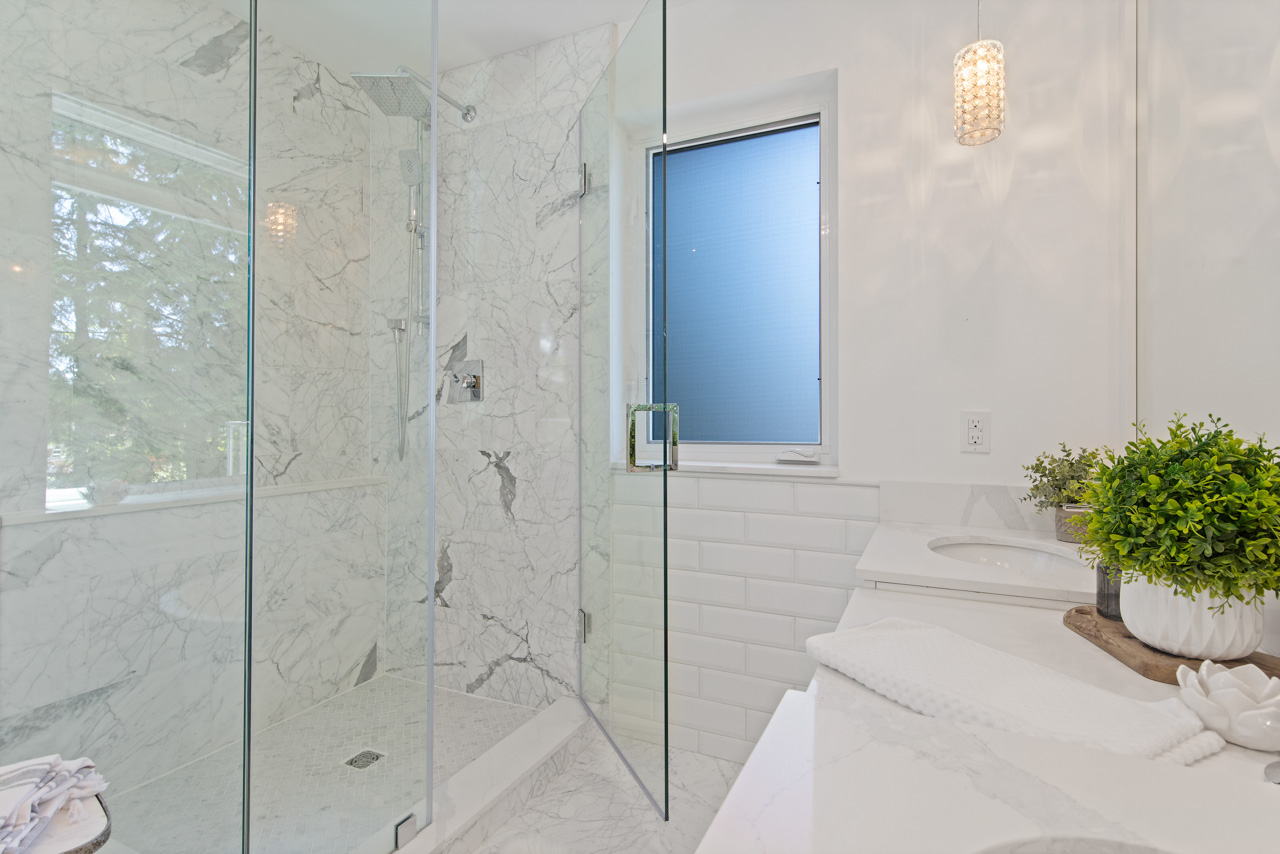 939 Clements Ave, North Vancouver 57