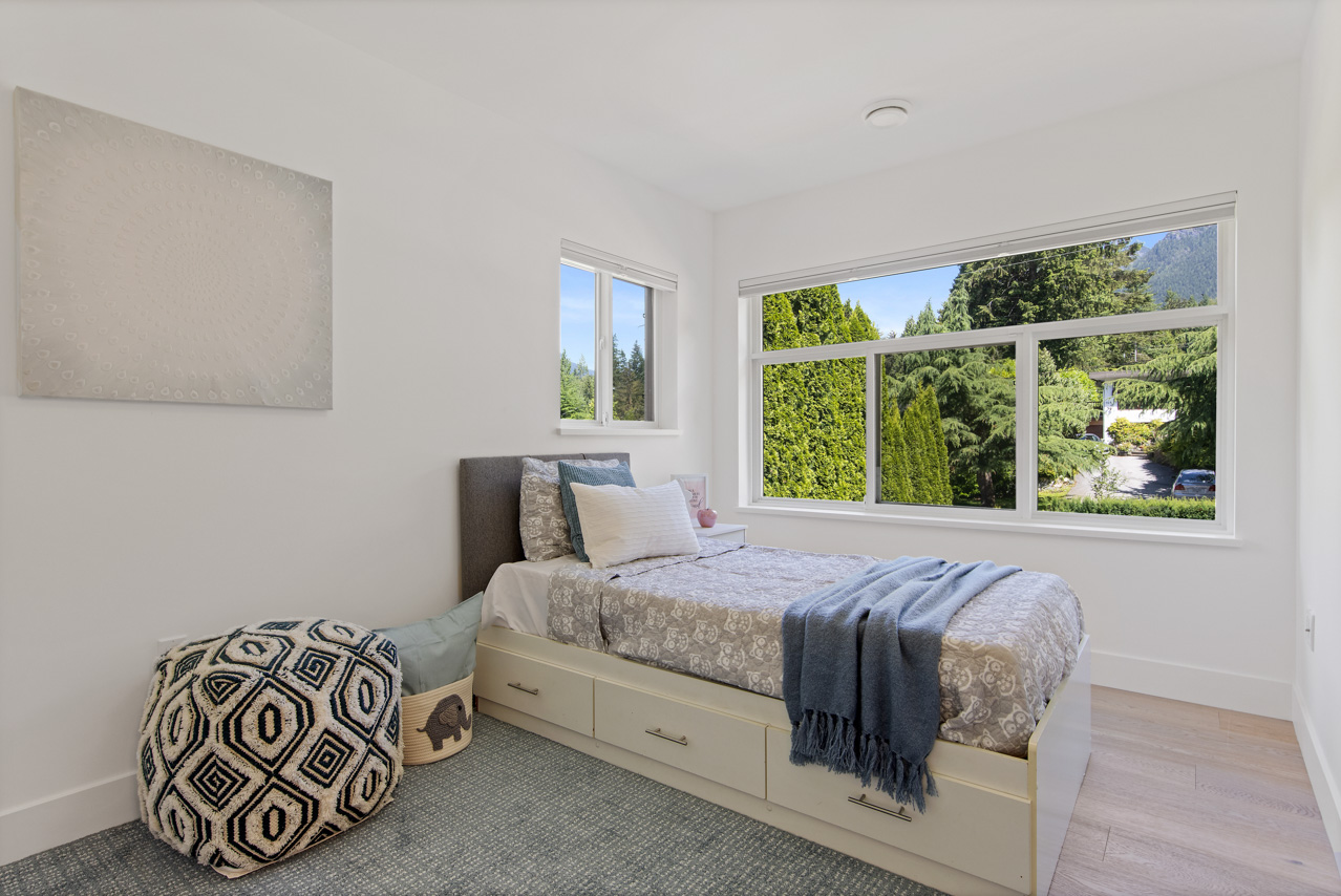939 Clements Ave, North Vancouver 59