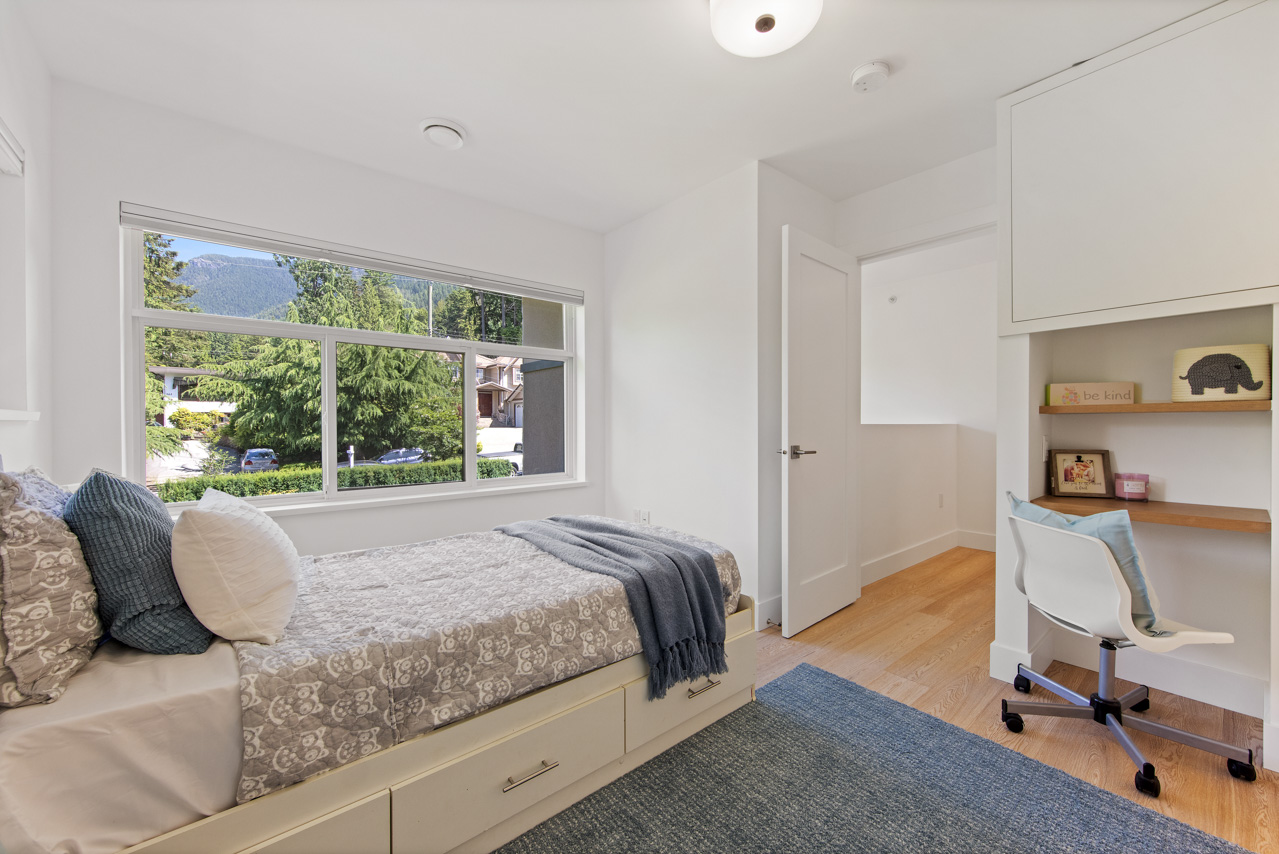 939 Clements Ave, North Vancouver 60