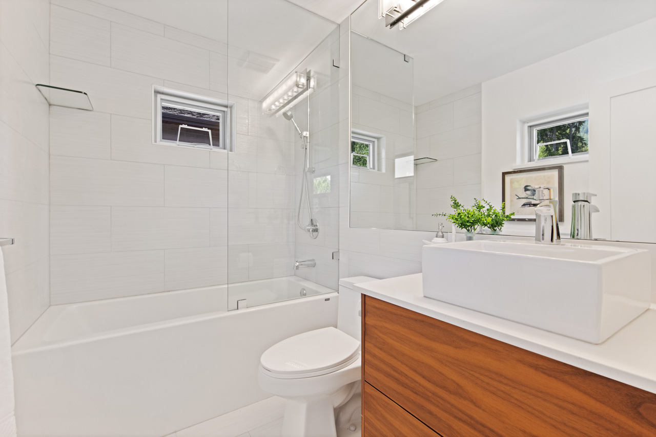 939 Clements Ave, North Vancouver 67