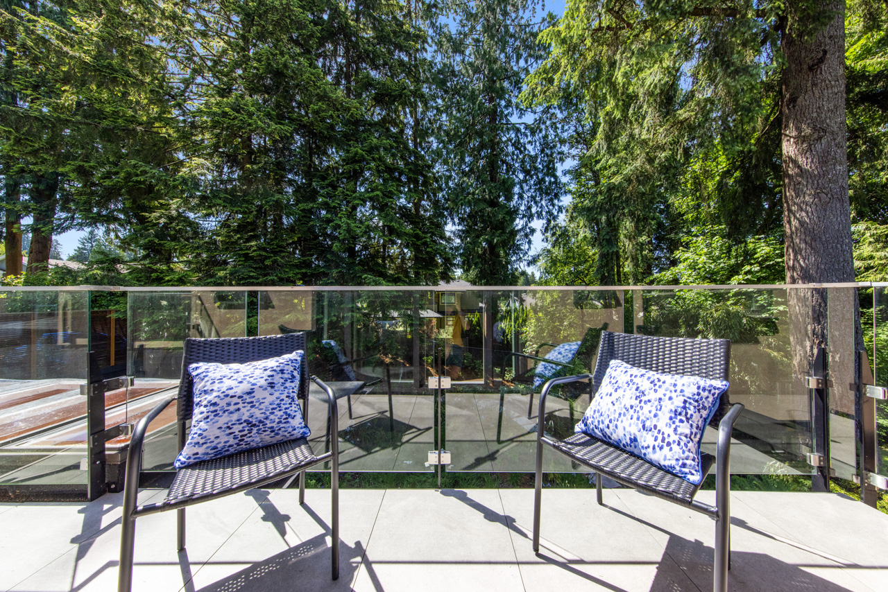 939 Clements Ave, North Vancouver 55